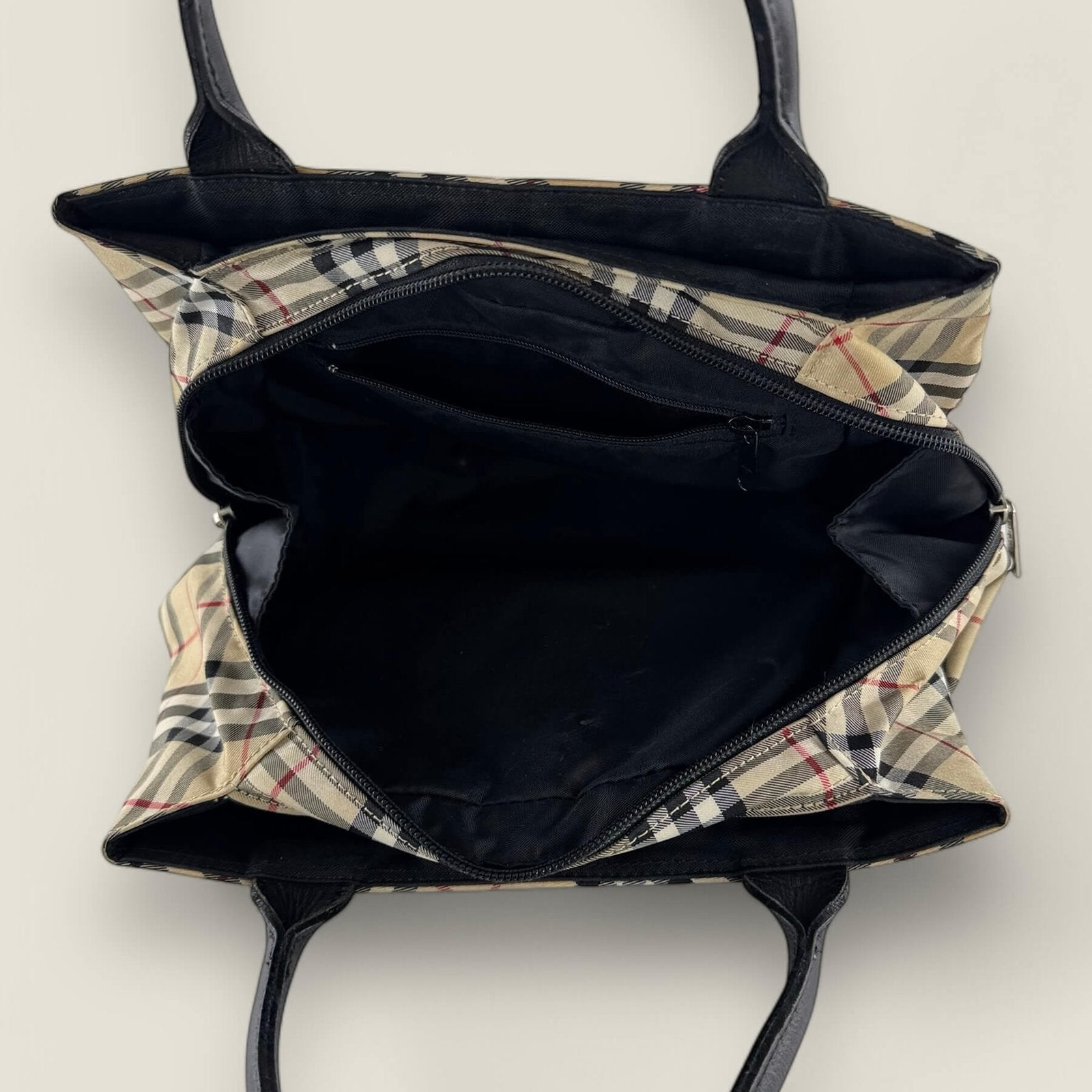 Interior original Burberry handbag pre-owned