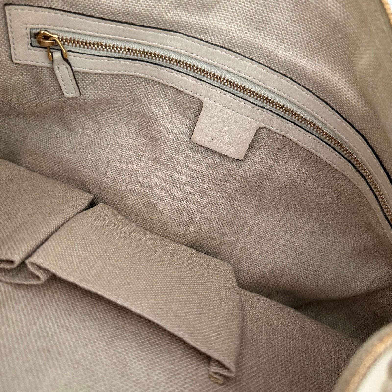 Interior original Gucci handbag