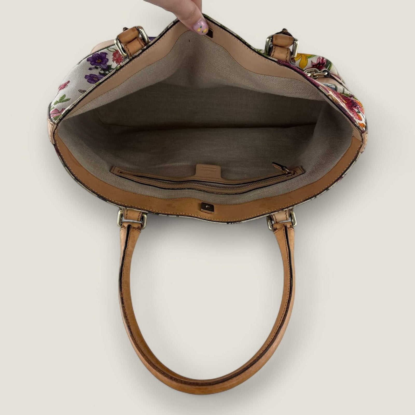 Interior original Gucci bag