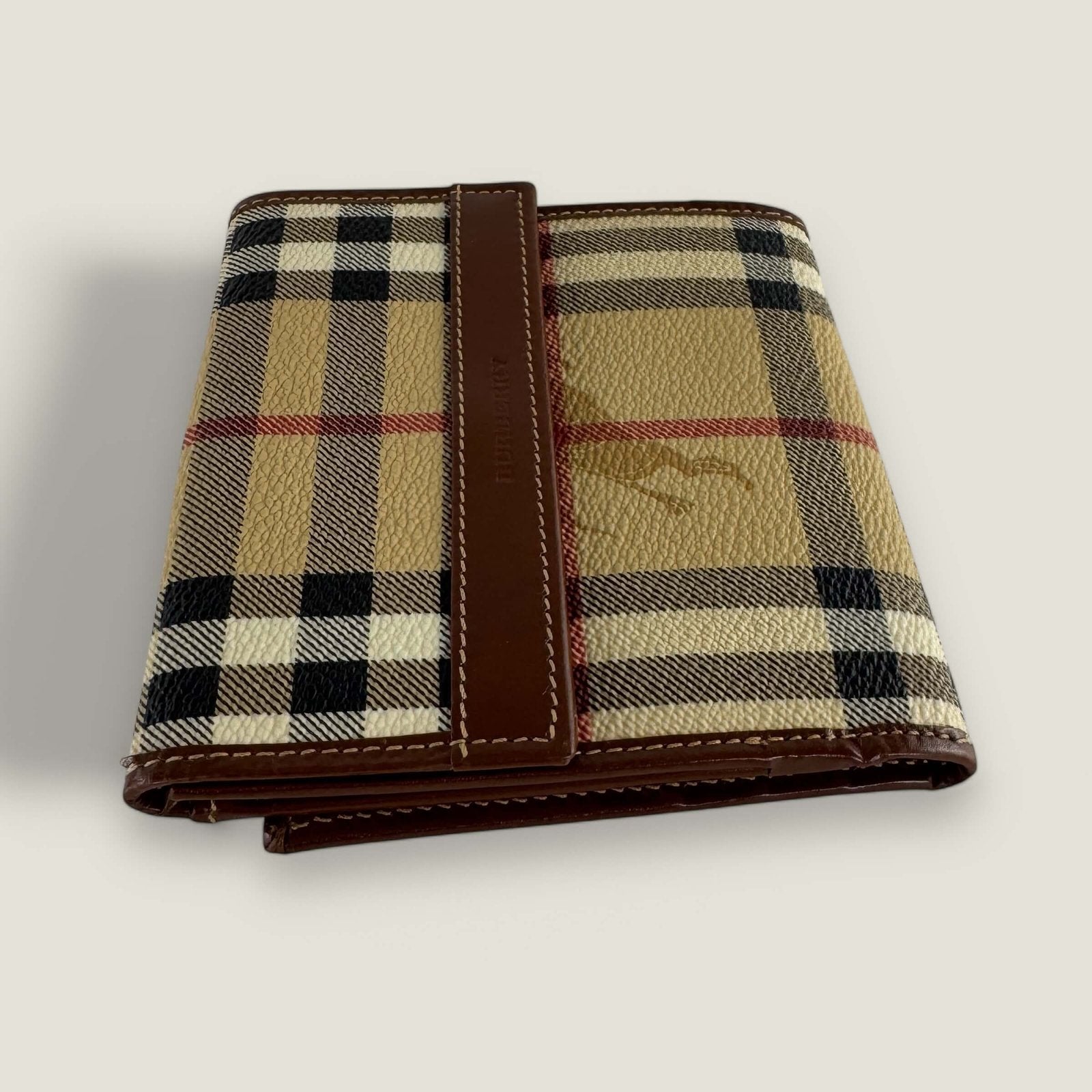 Burberry check pre-owned wallet with shoulder bag set