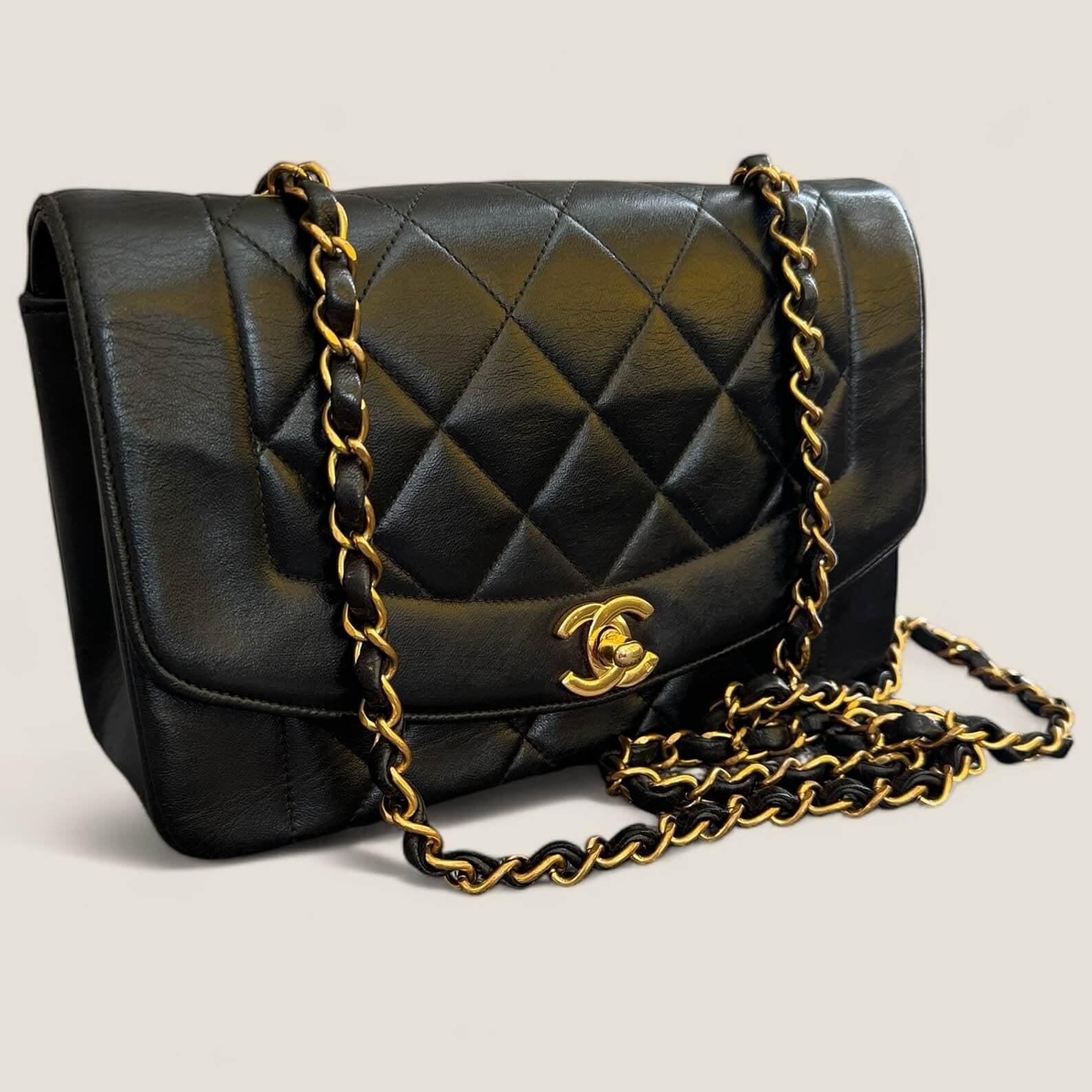 Chanel Diana flap bag chain shoulderbag black quiled lambskin purse