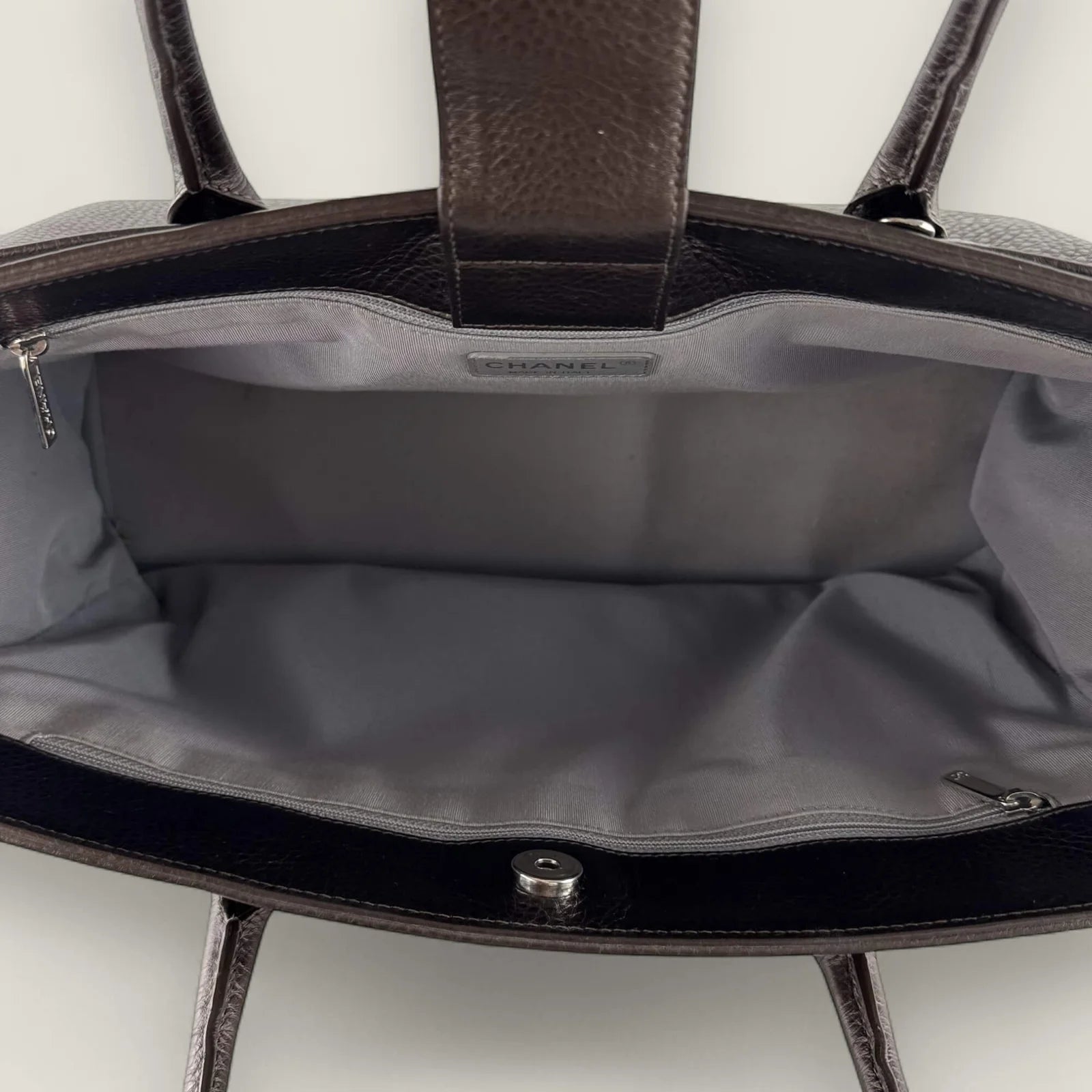 Chanel Executive tote bruin metalic leer