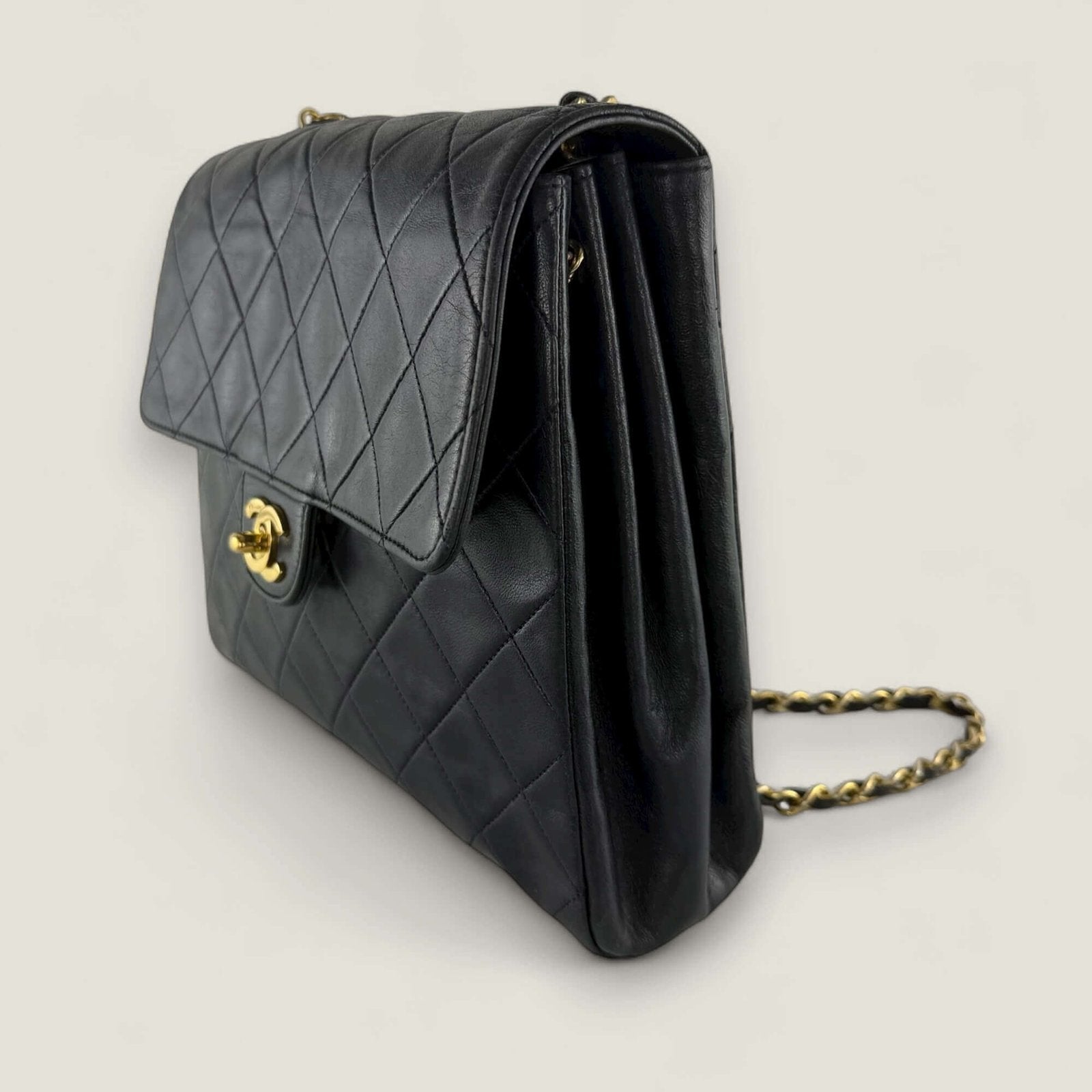 Chanel Matelassé pre-owned designer tas Nederland