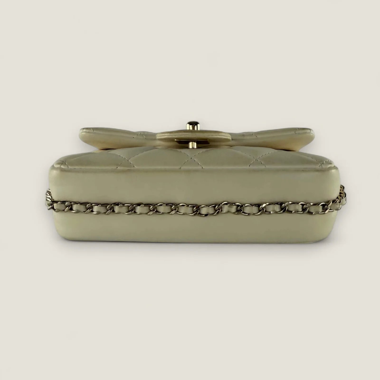 Chanel Mini Flap crème bottom leather in good condition