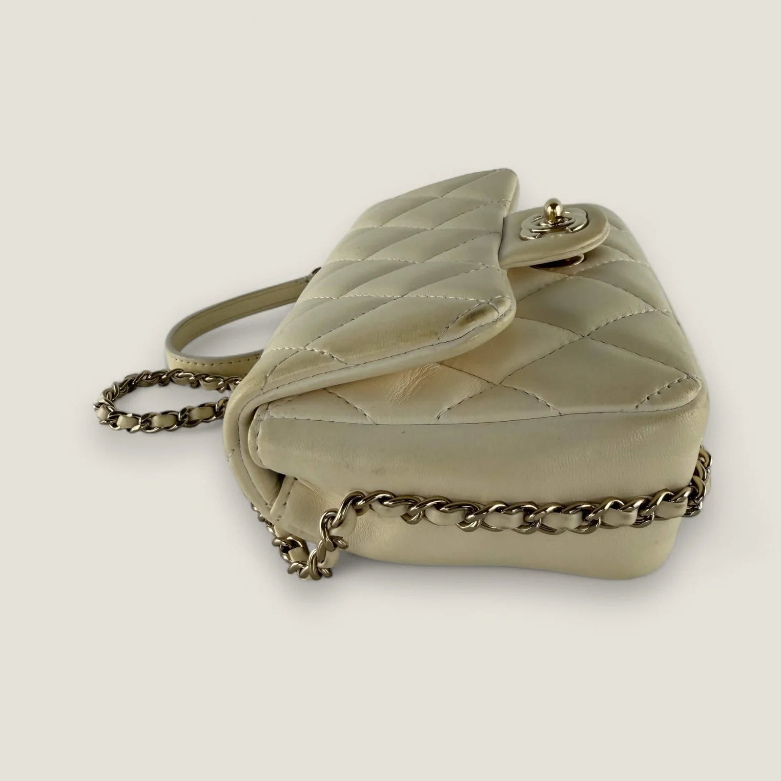 Chanel Mini Flap bag pre-owned – side view