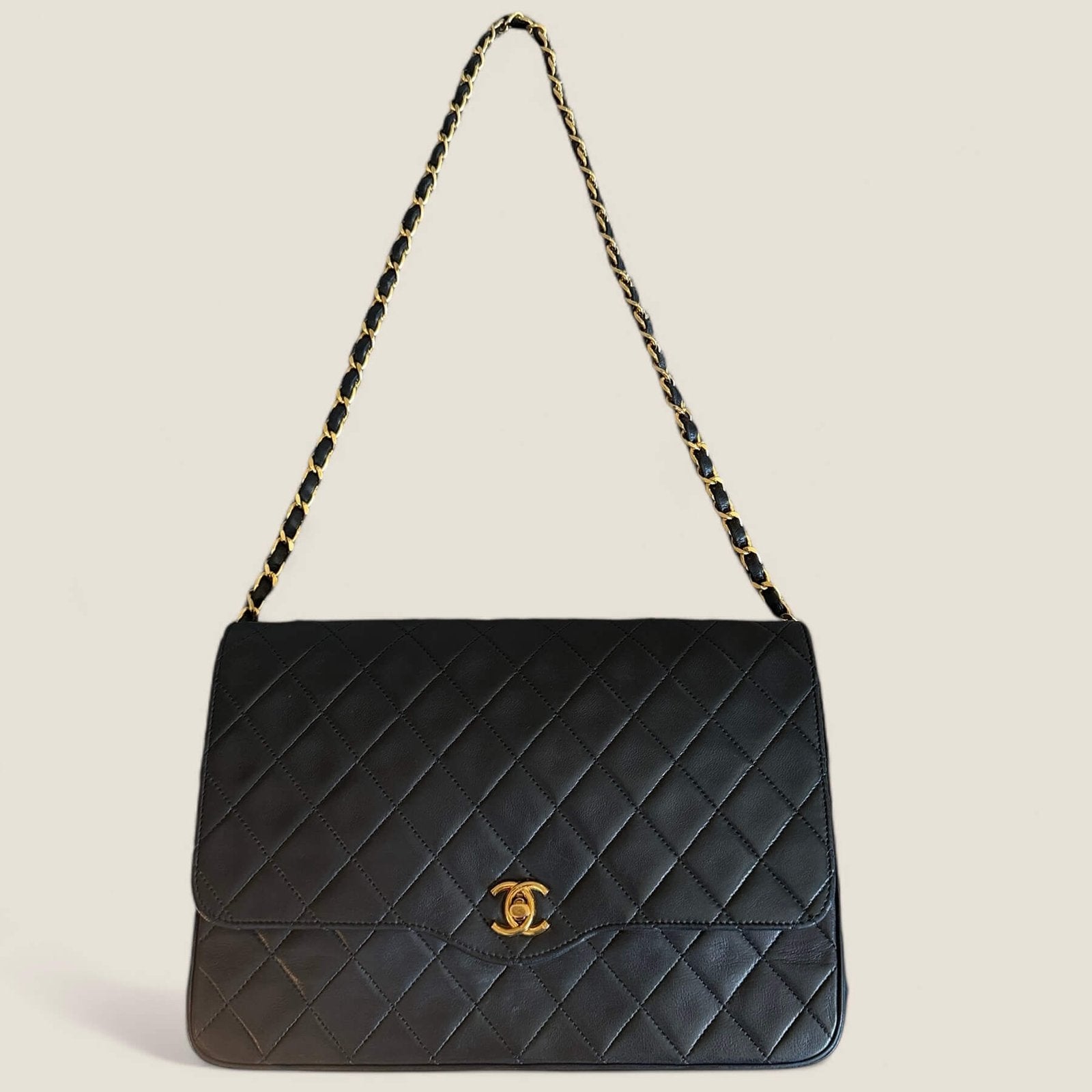 Chanel classic flap bag 80's vintage
