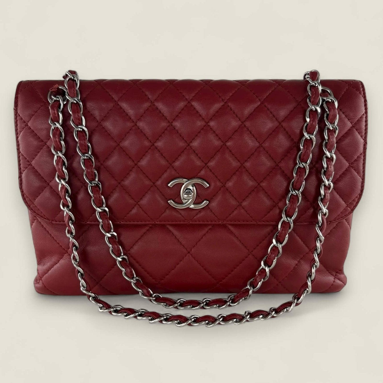 Chanel jumbo quilted flap bag