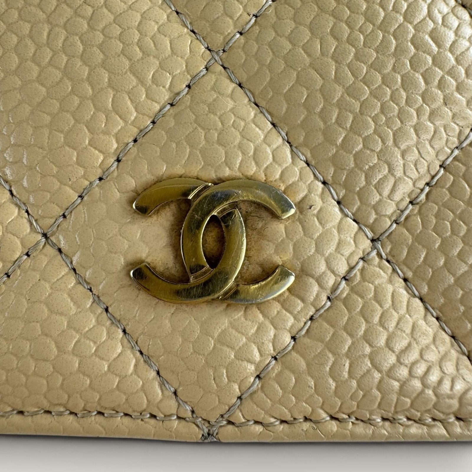 Chanel wallet with CC logo in gold