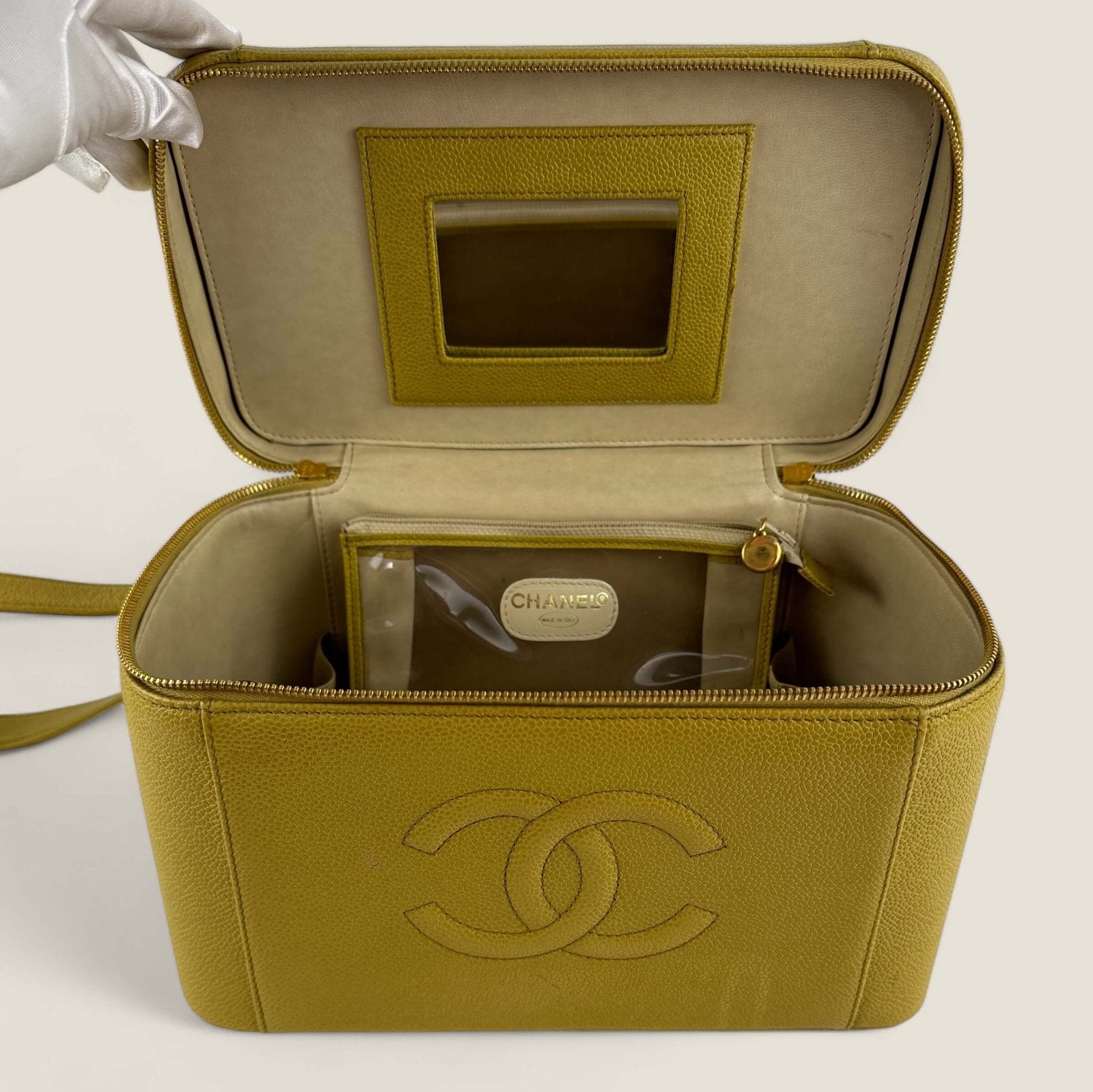 Chanel pre-owned toiletry bag with CC logo, padlock and shoulder strap