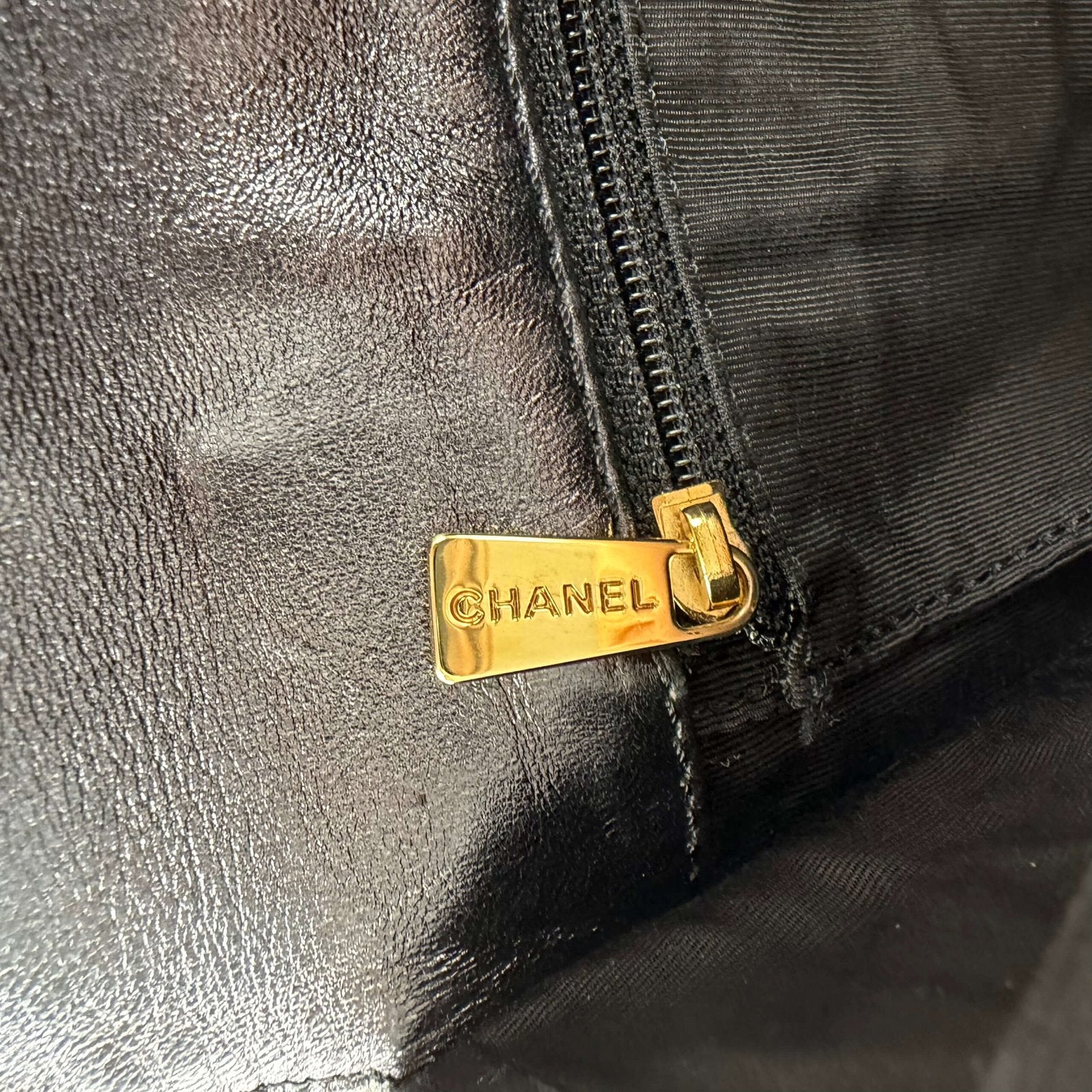 Chanel schoudertas gold hardware detail 1997 1999