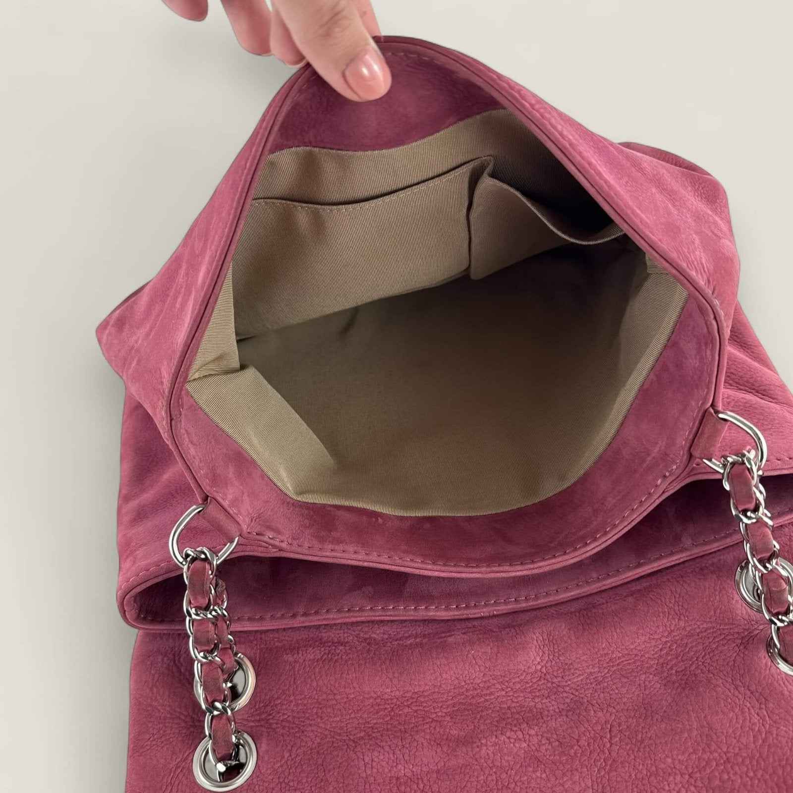 Chanel soft caviar flap bag met booklet