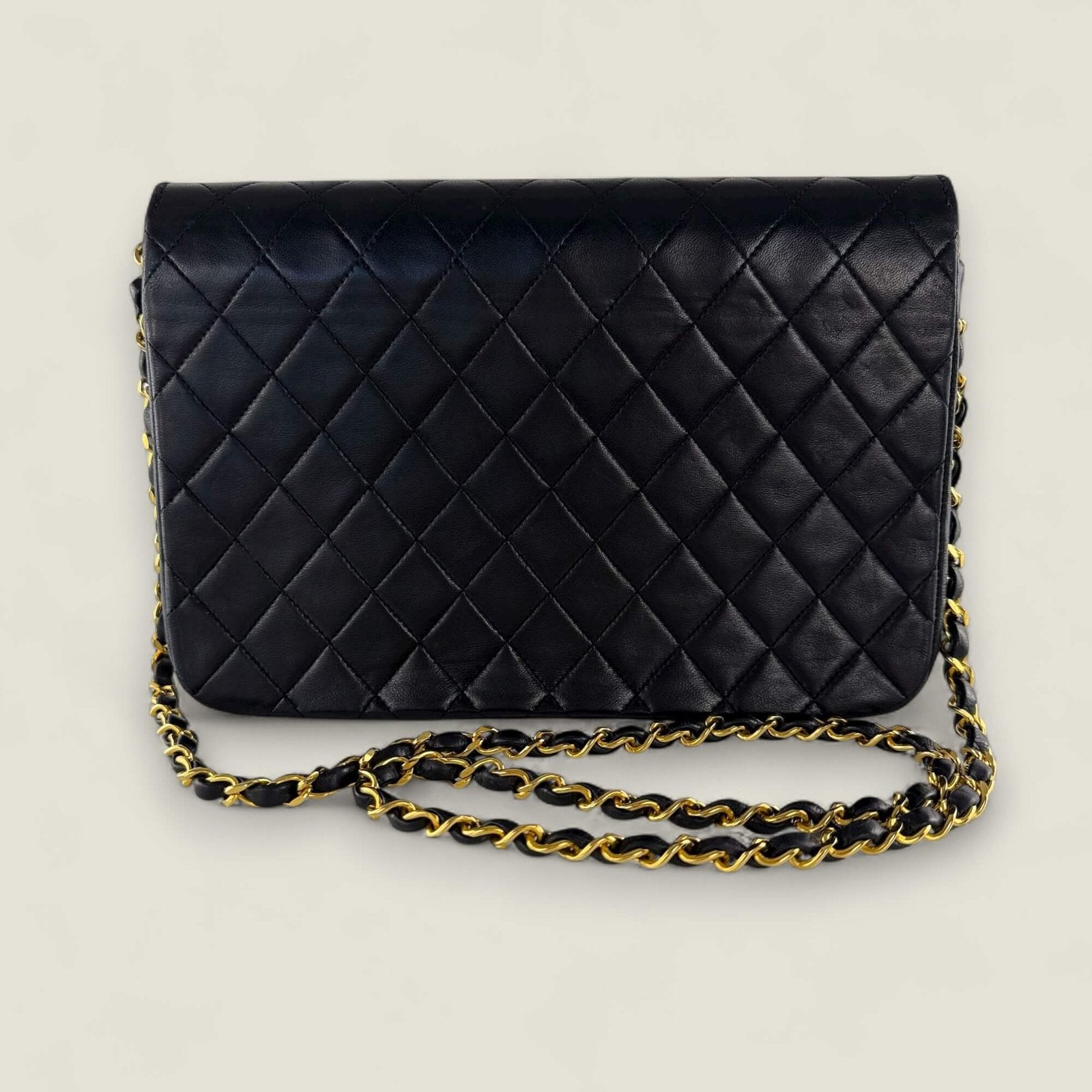Chanel vintage matelasse single flap pre owned