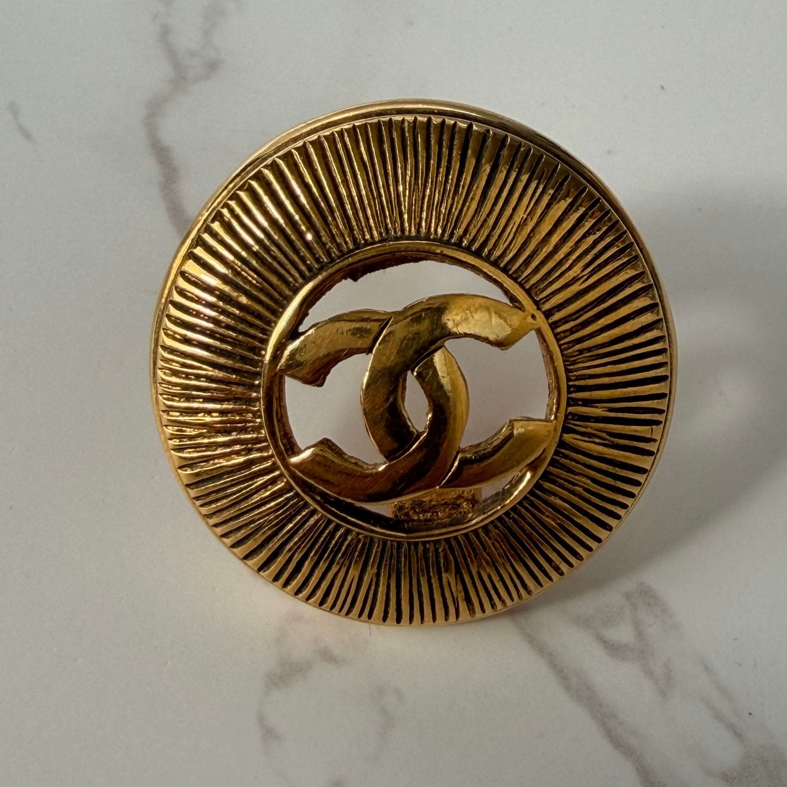 Chanel vintage earring 24k gold plated