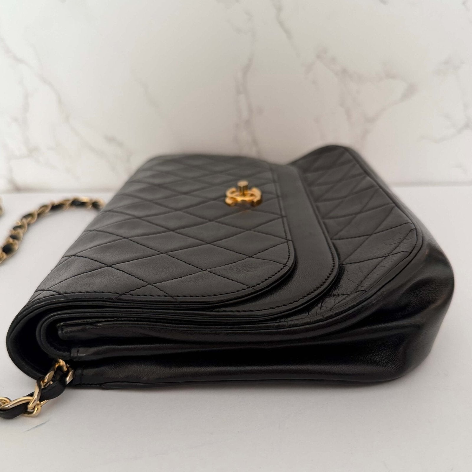 Chanel vintage shoulder bag black 24 k gold-plated