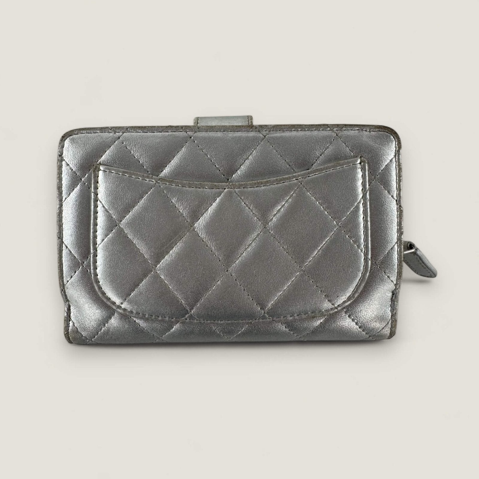 Chanel wallet Mona Lisa pocket