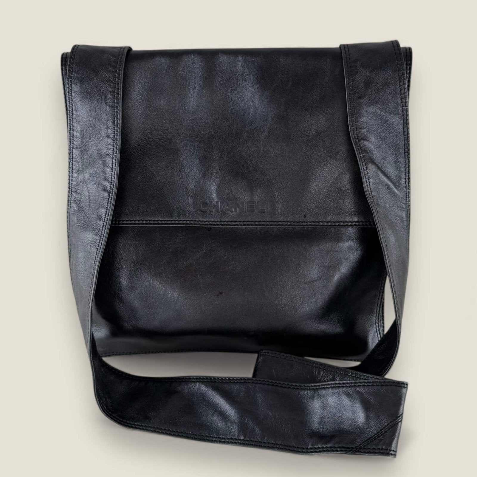 Chanel zwarte schoudertas leren riem