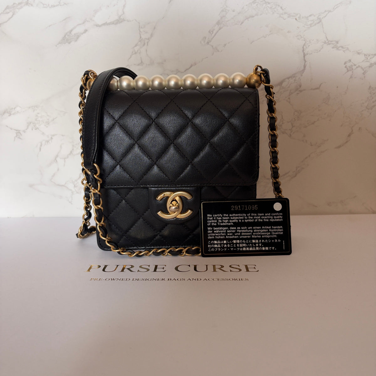 Chanel chic pearl flap zwart goatskin crossbody 