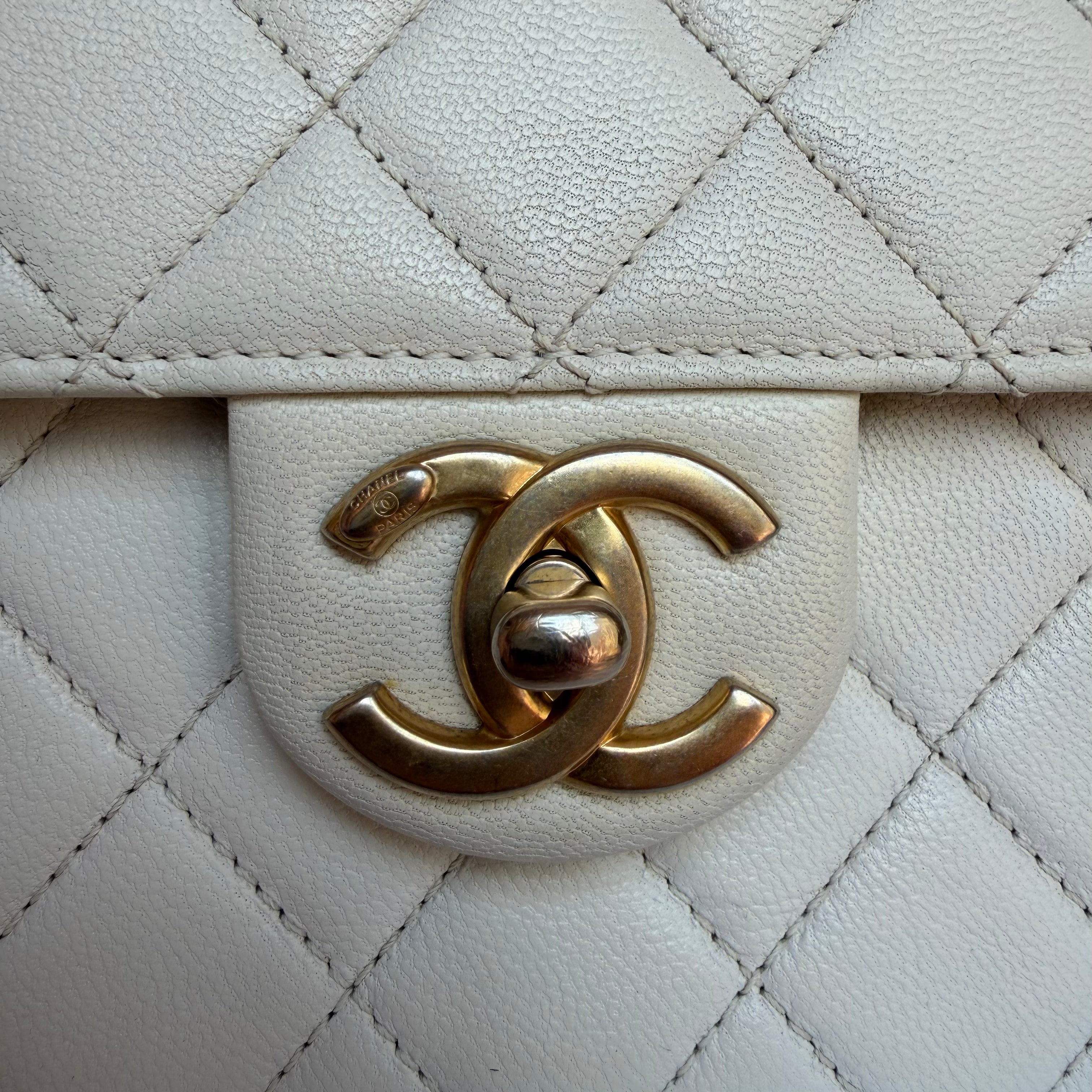 Chanel chic pearl flap bag