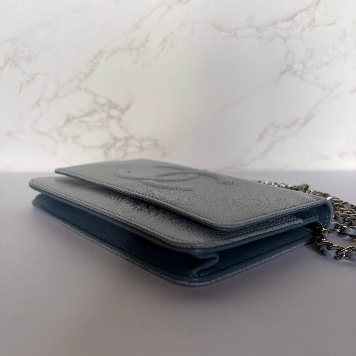 Chanel wallet on chain blauw hoekjes