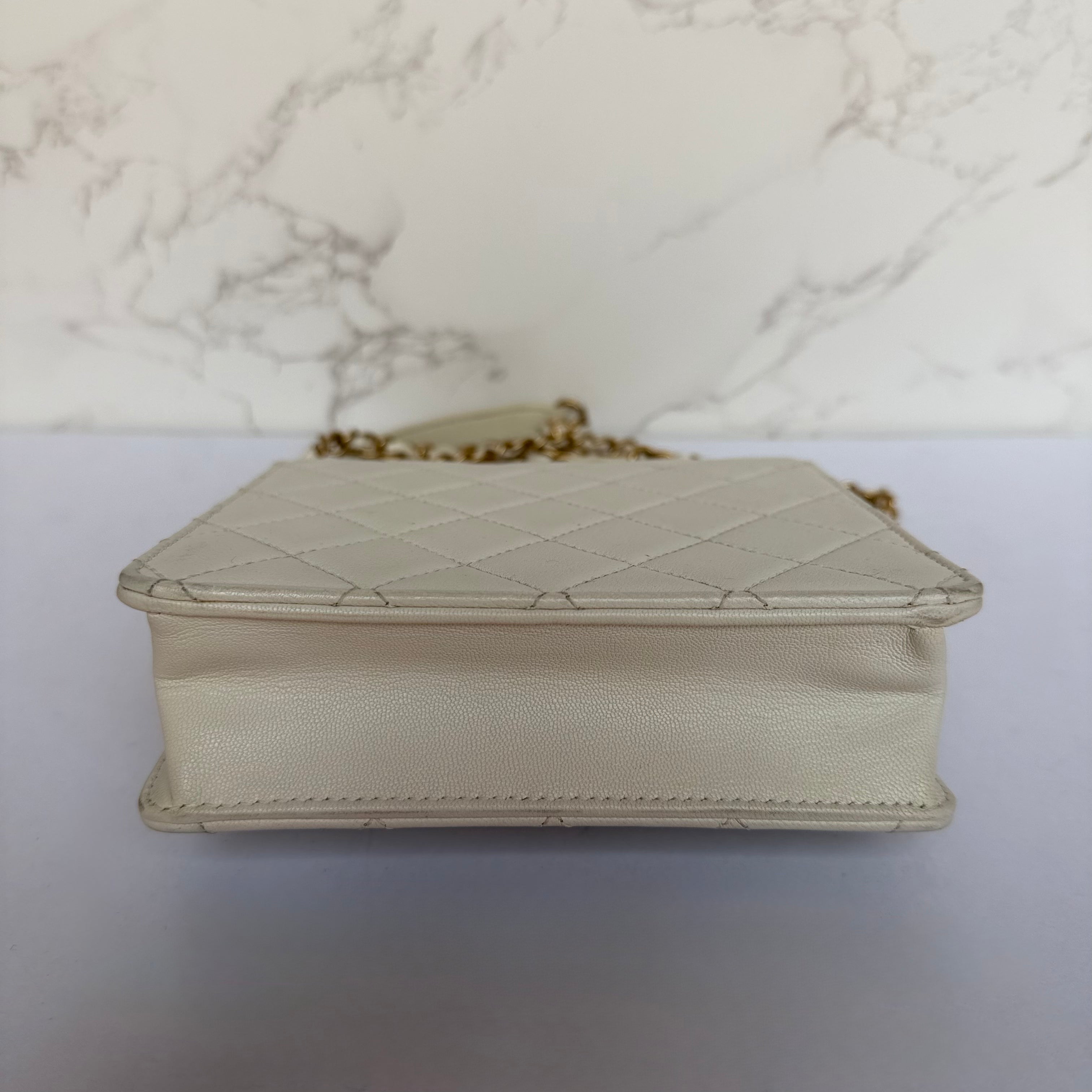Chanel chic pearl flap bag