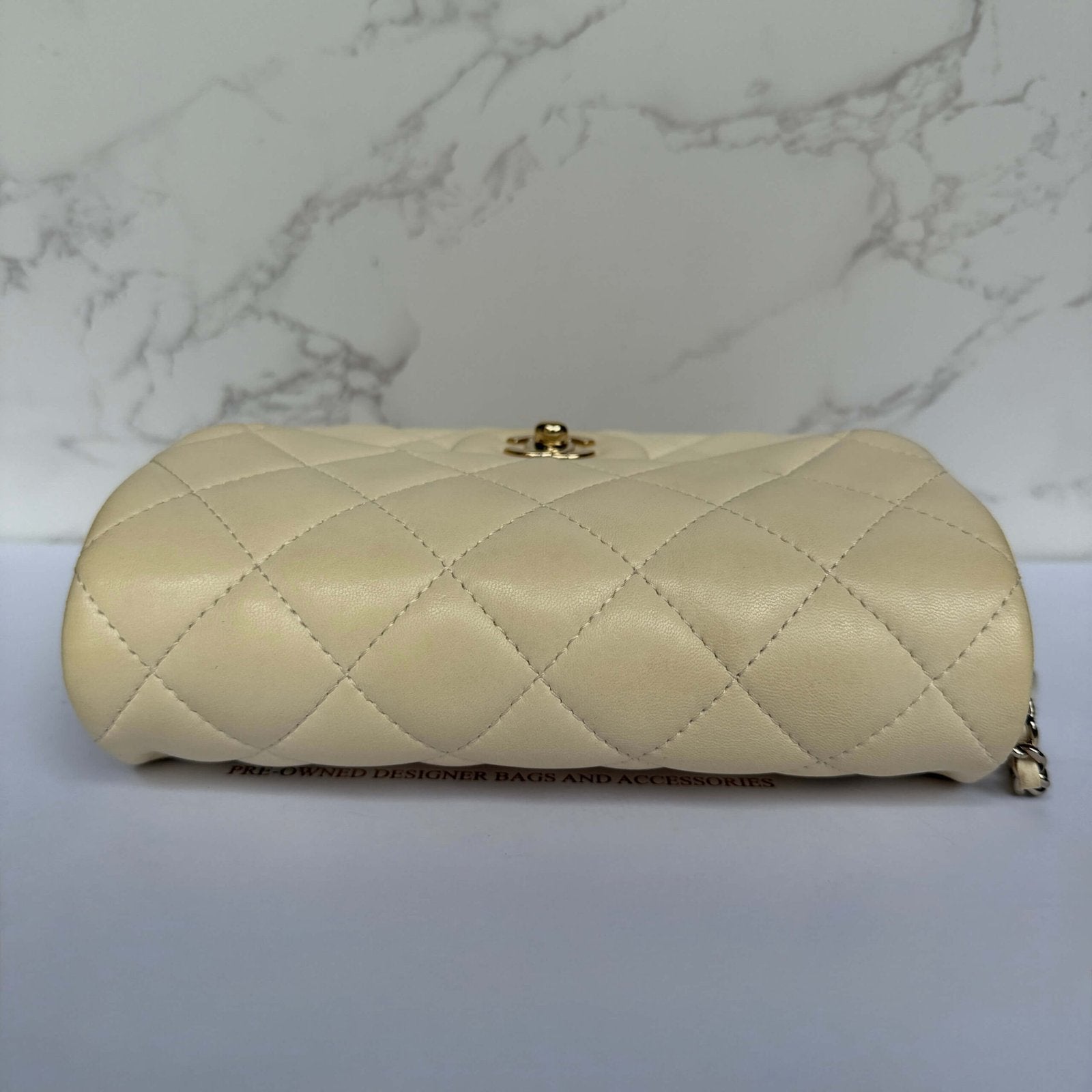 Detail Chanel my precious pearl chain flap