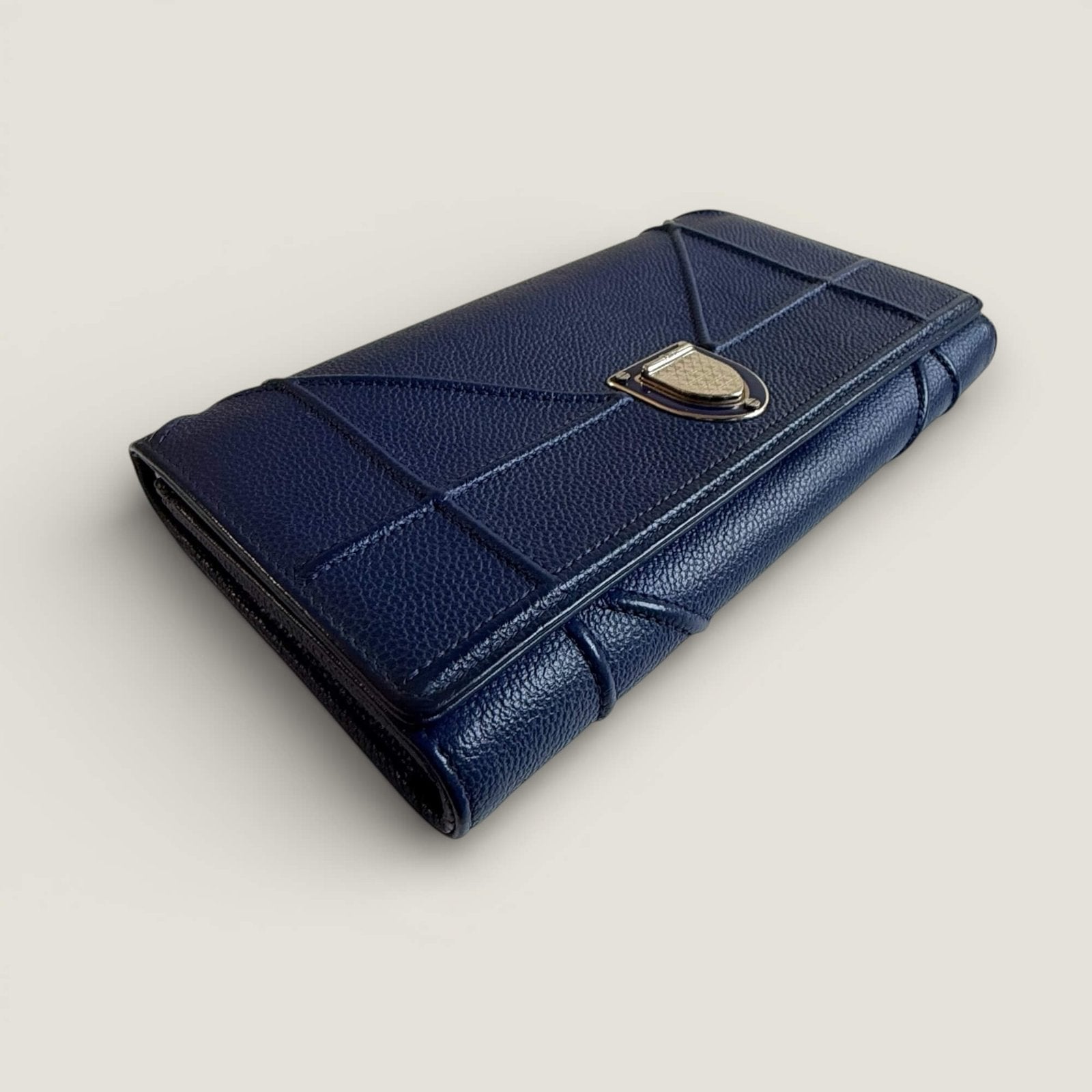 Dior Diorama Croisiere WOC detail leerstructuur blauw
