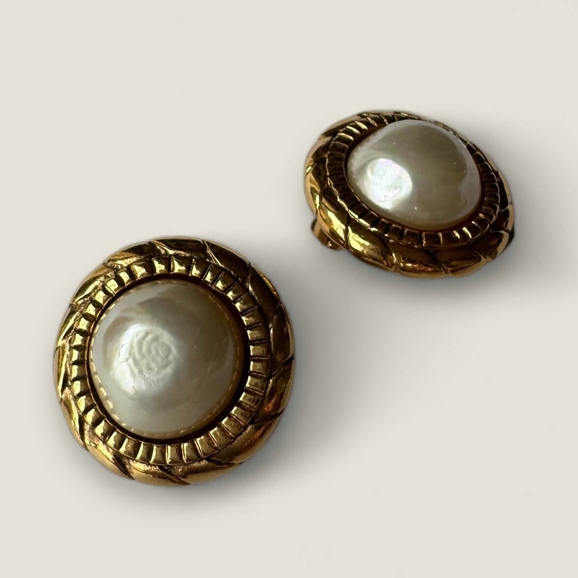 Faux pearl earrings Chanel authentic 24k gold-plated