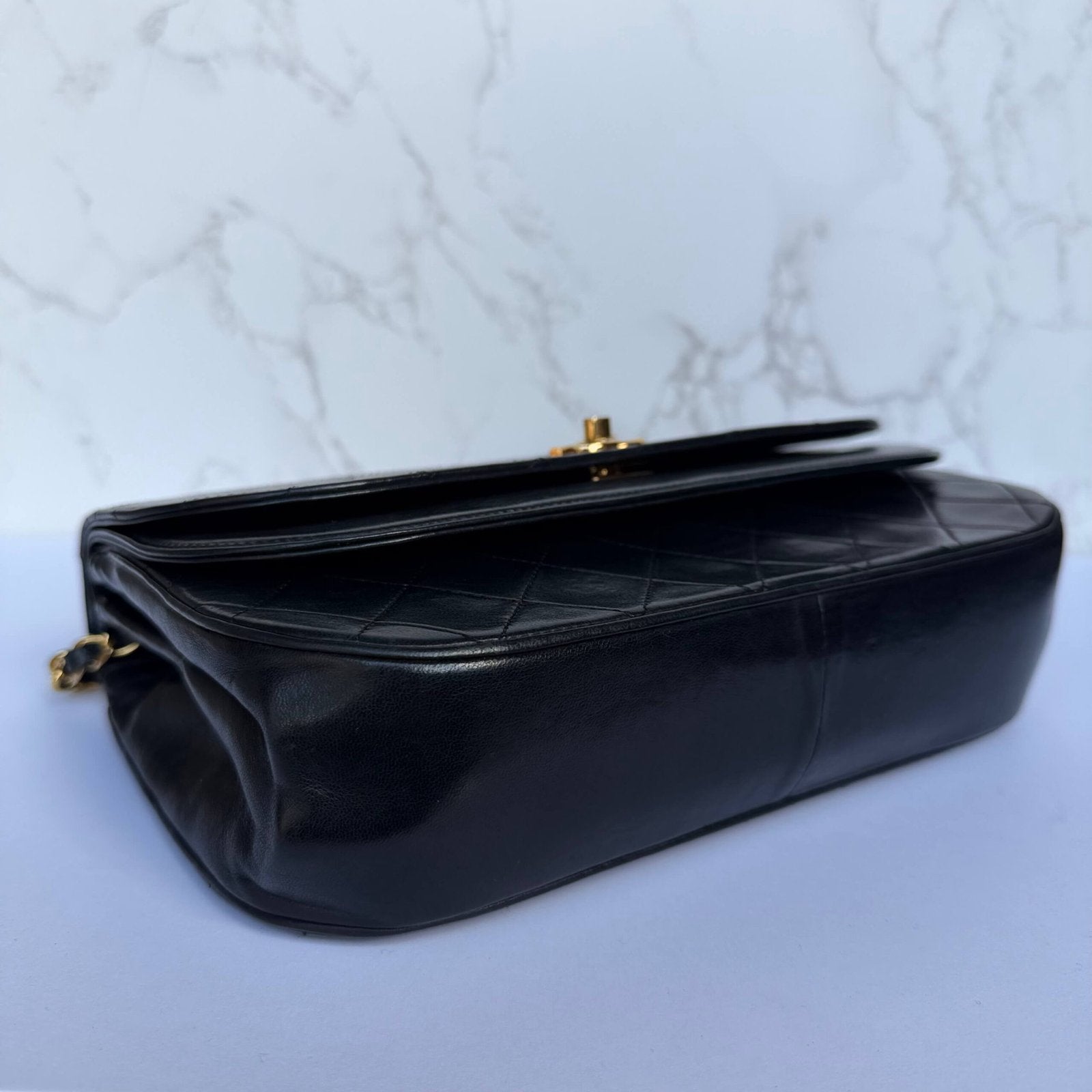 Gebruikerssporen authentieke Chanel schoudertas 80s