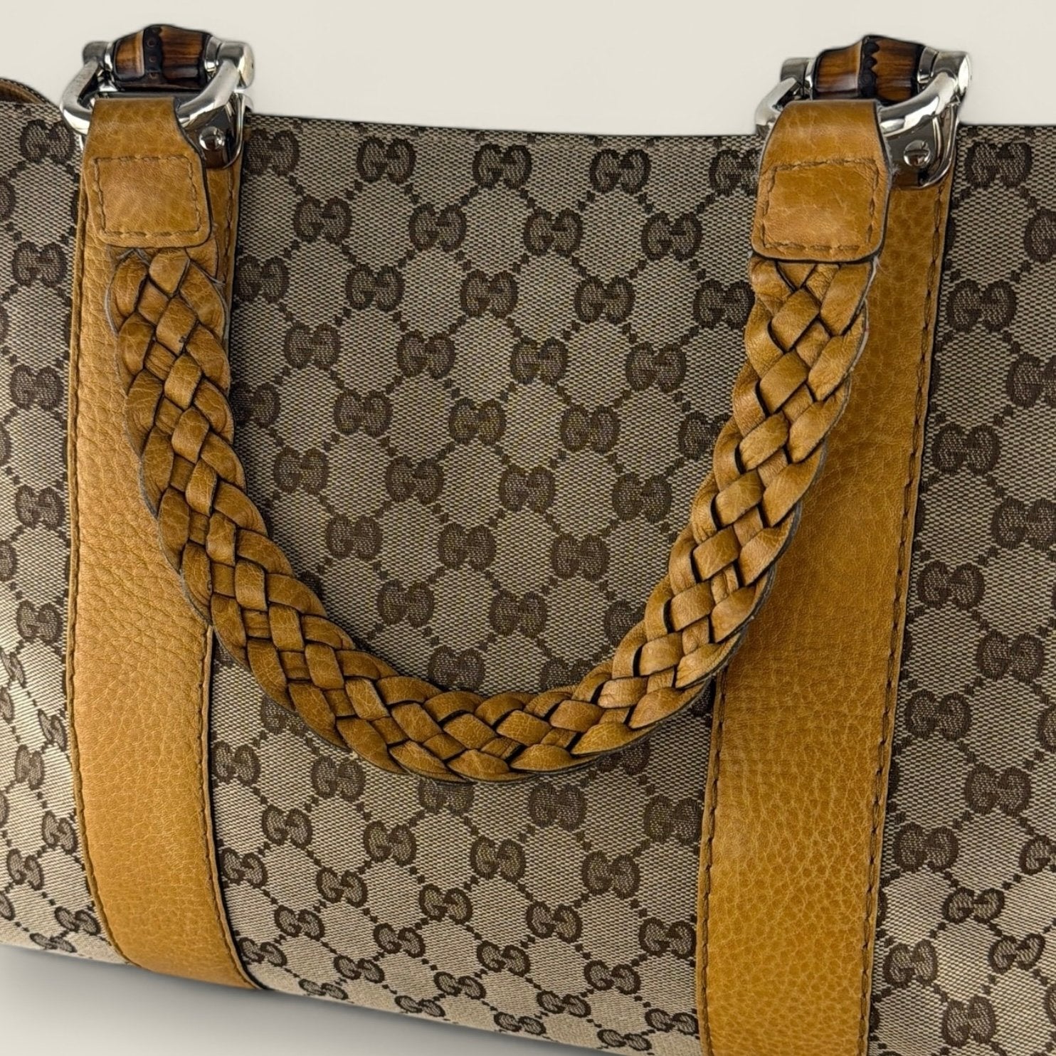 Gucci GG Supreme canvas met leren details tweedehands