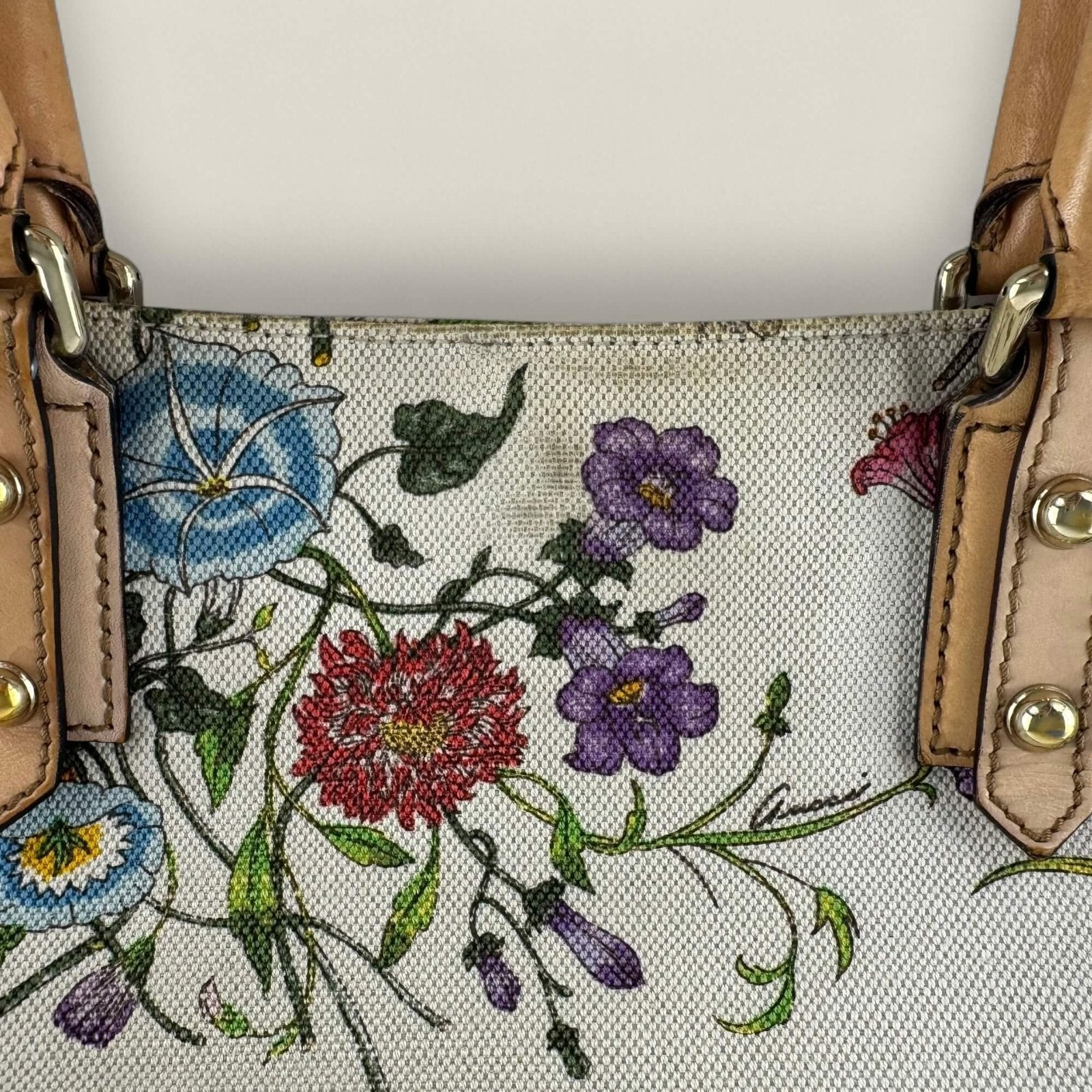 Gucci canvas in fair condition