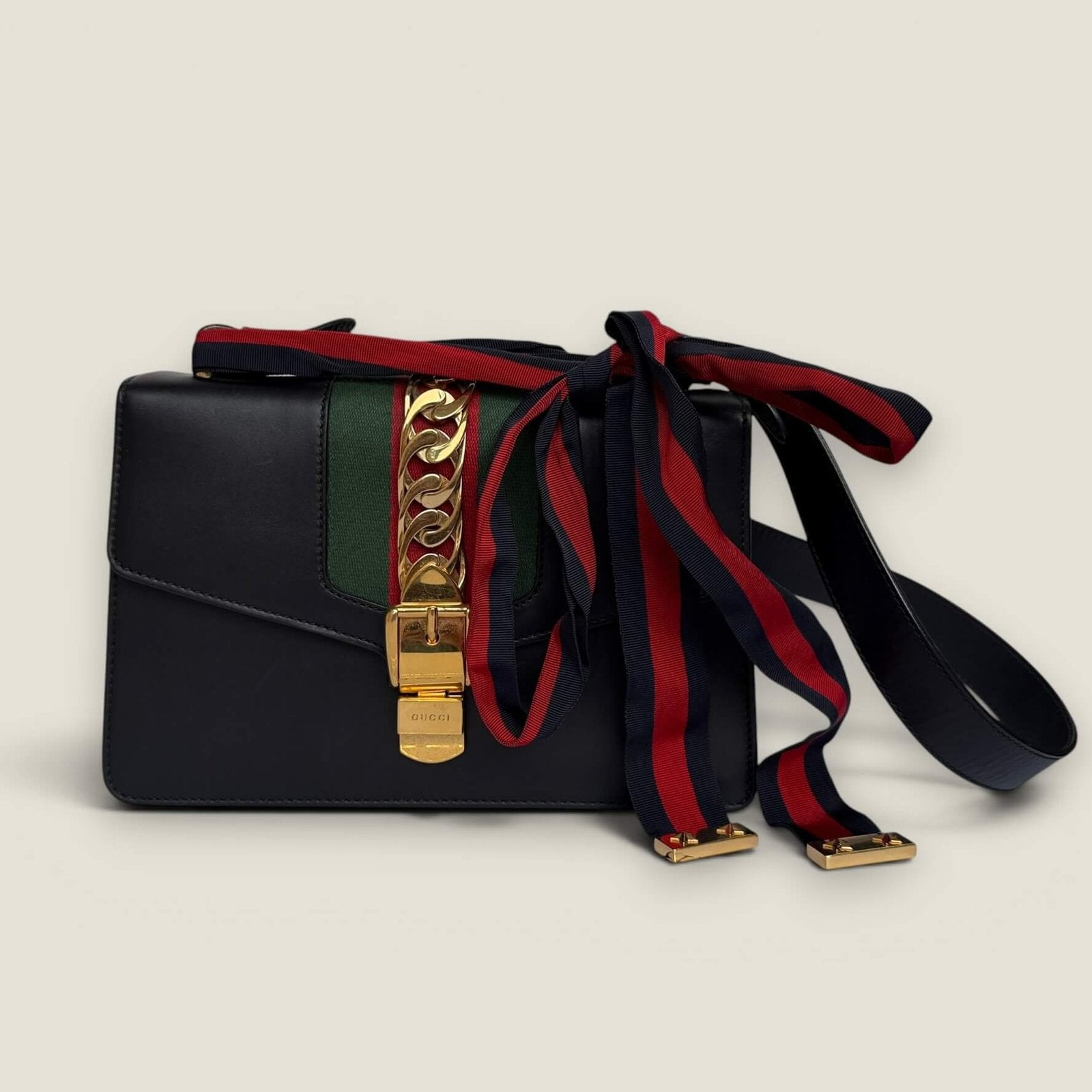 Gucci small Sylvie zwart leer