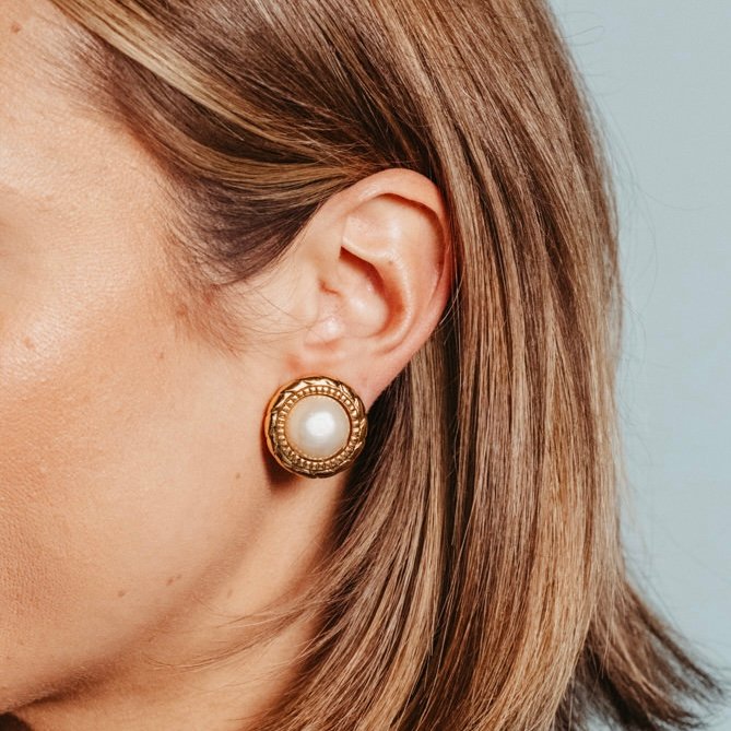 Pre-owned vintage Chanel earrings