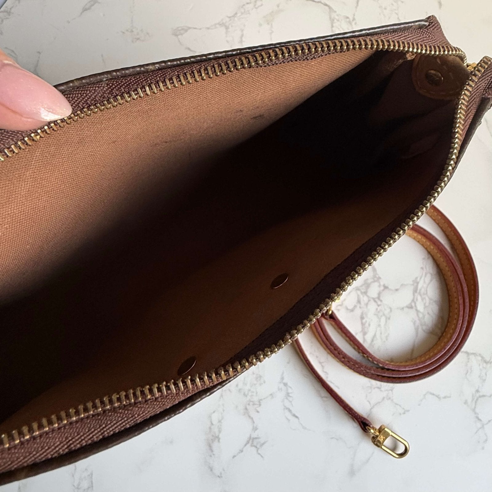 Louis Vuitton Eva bag clean interior<br>