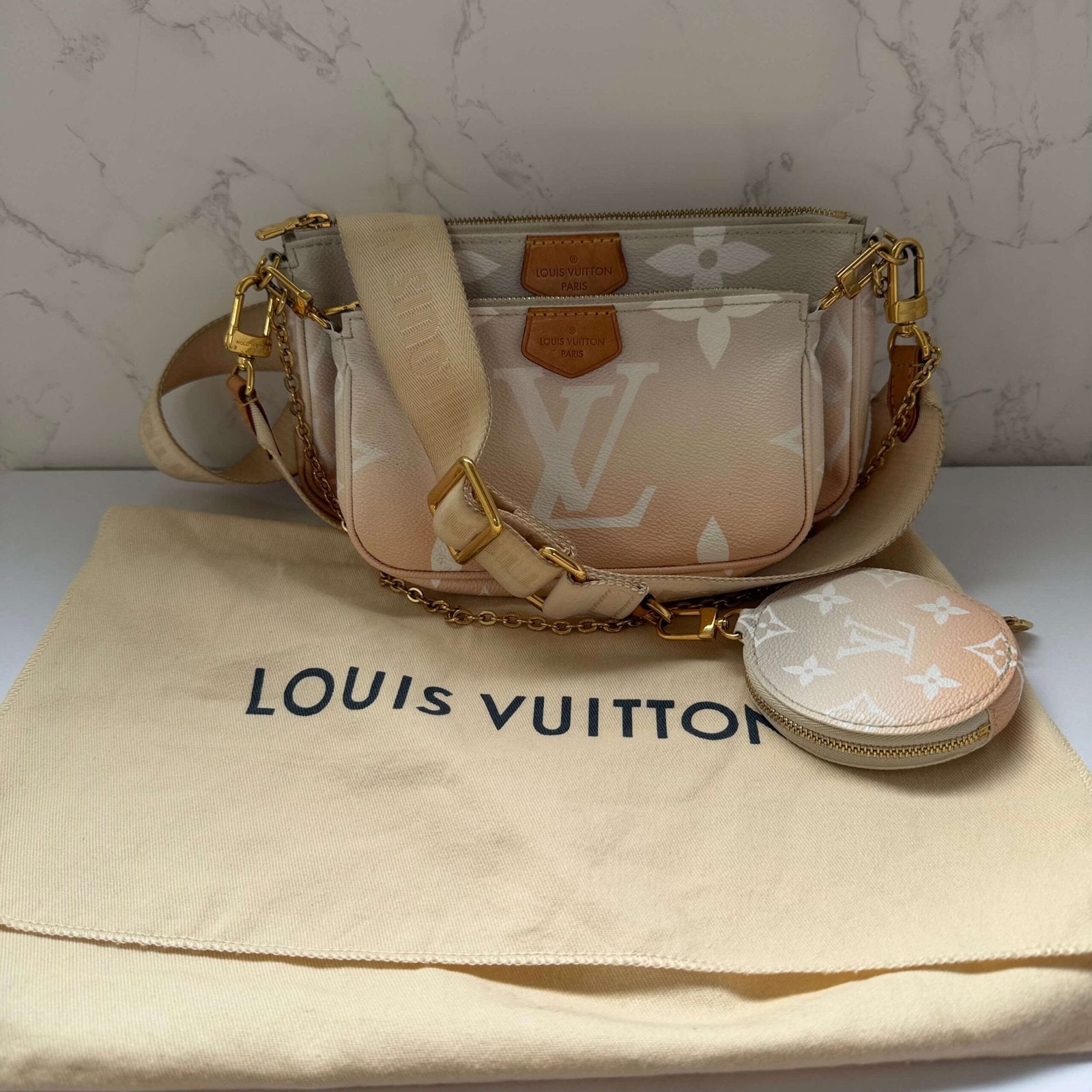 Louis Vuitton Giant by the pool pochette accessoires met dustbag