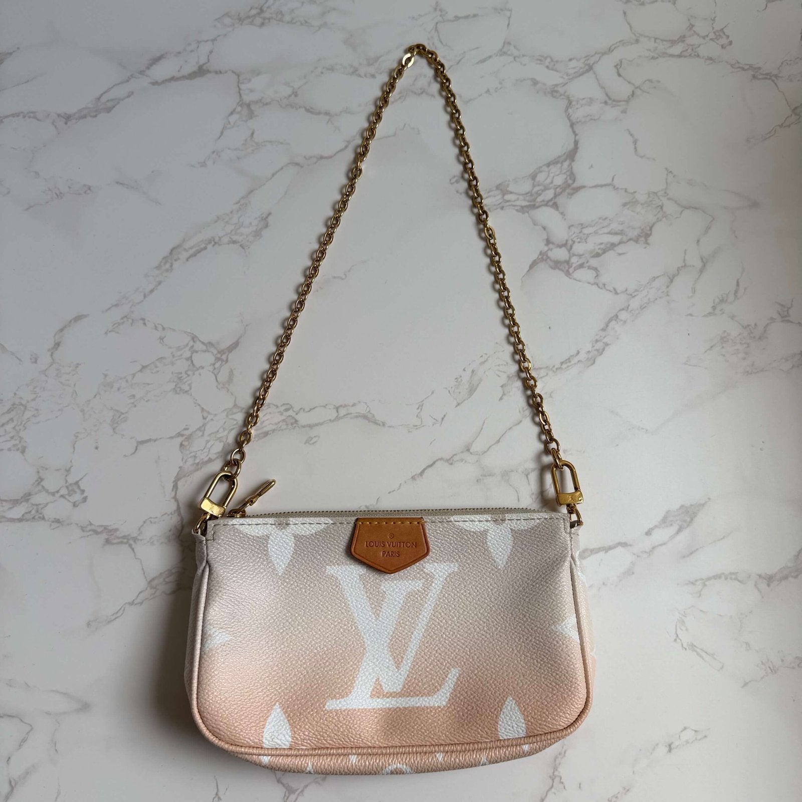 Louis Vuitton pink pochette accessoires