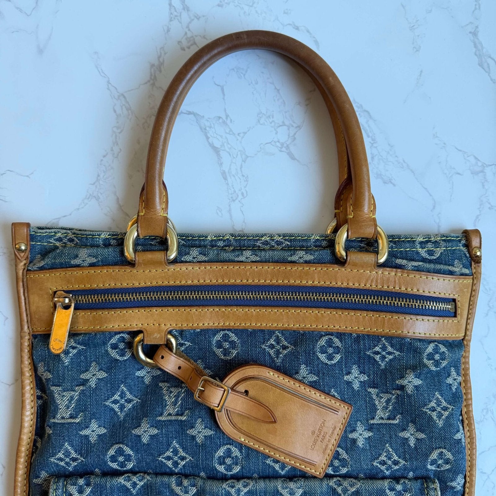 Louis Vuitton sac plat hardware detail
