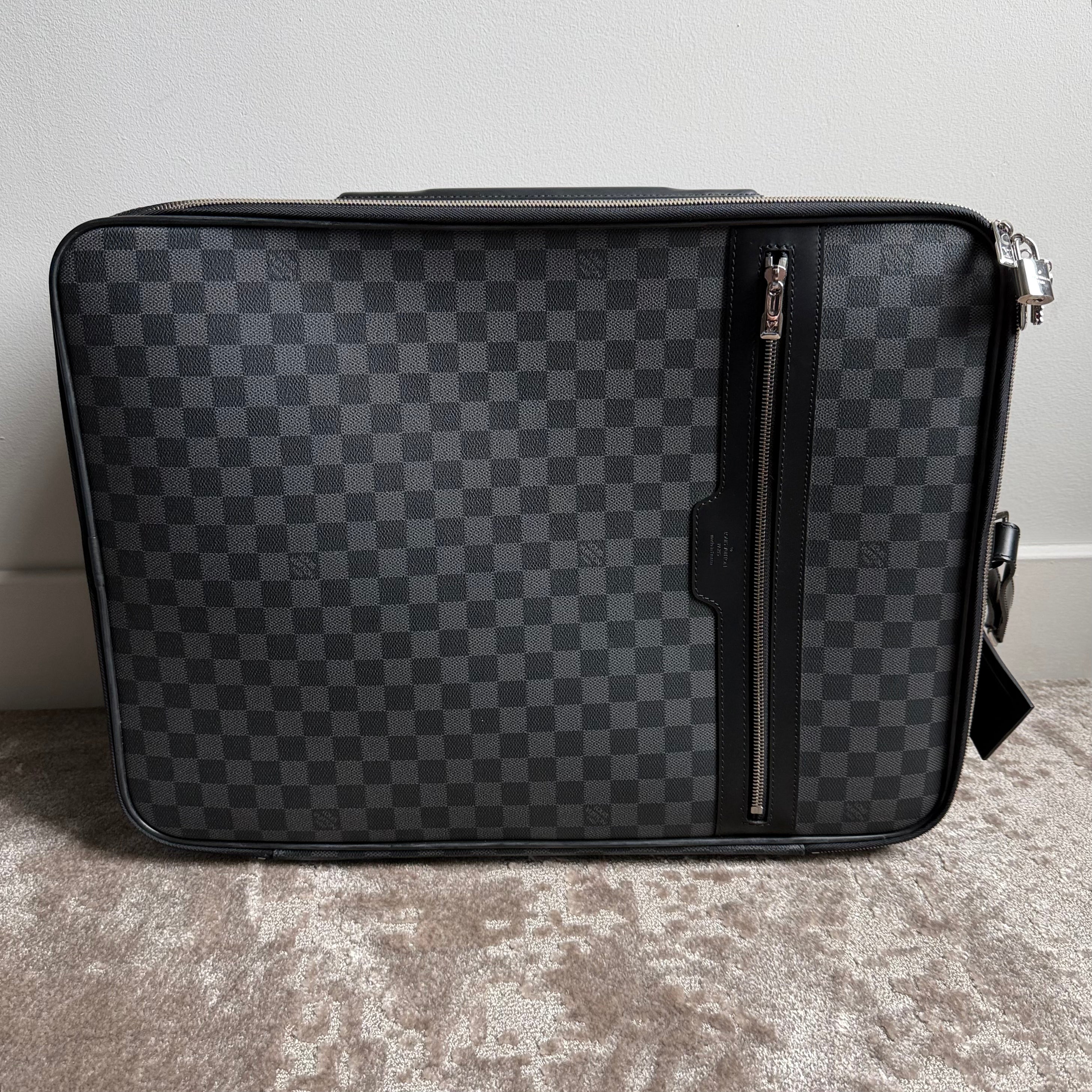 Louis Vuitton trolley business model