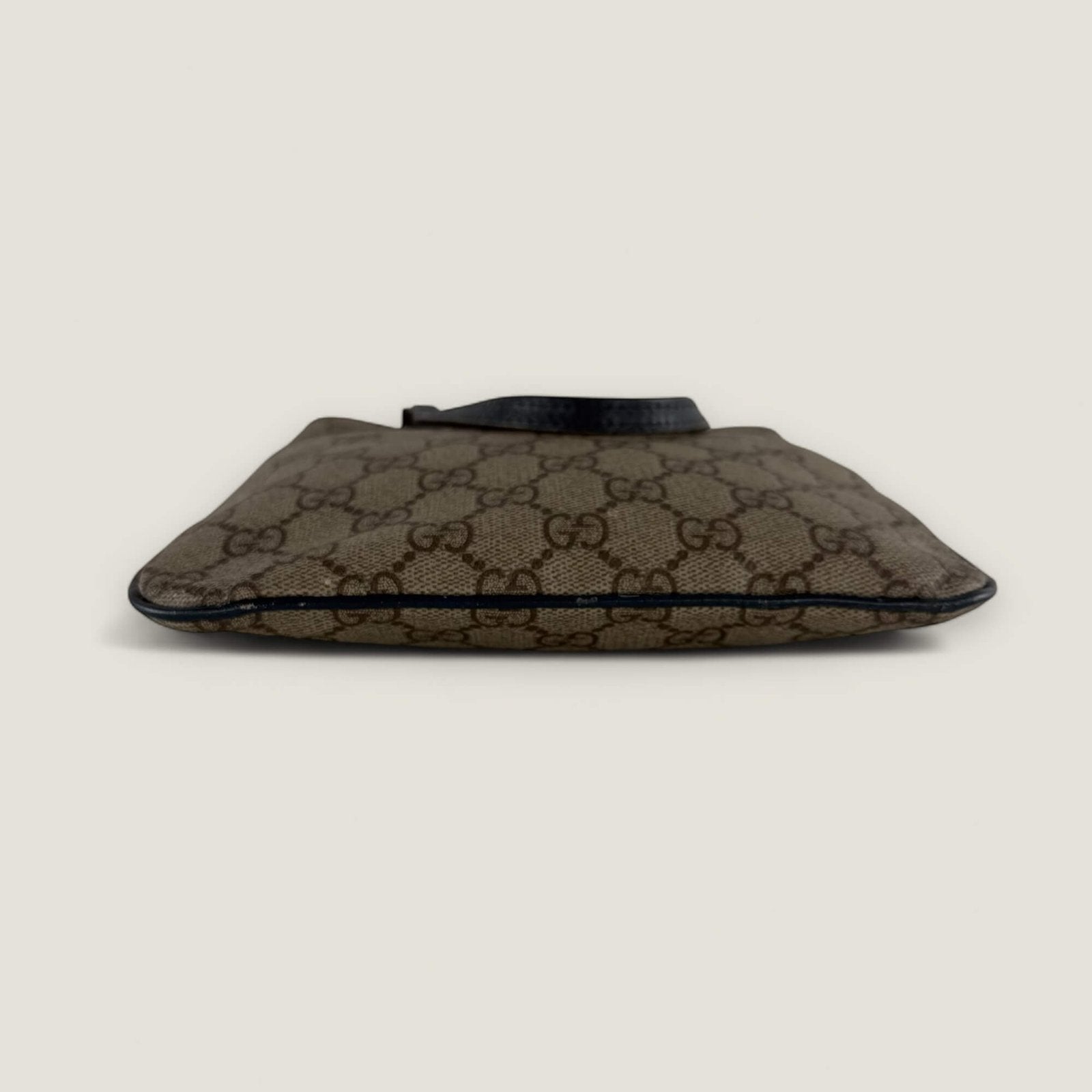 Onderkant authentieke tweedehands mini tote bag
