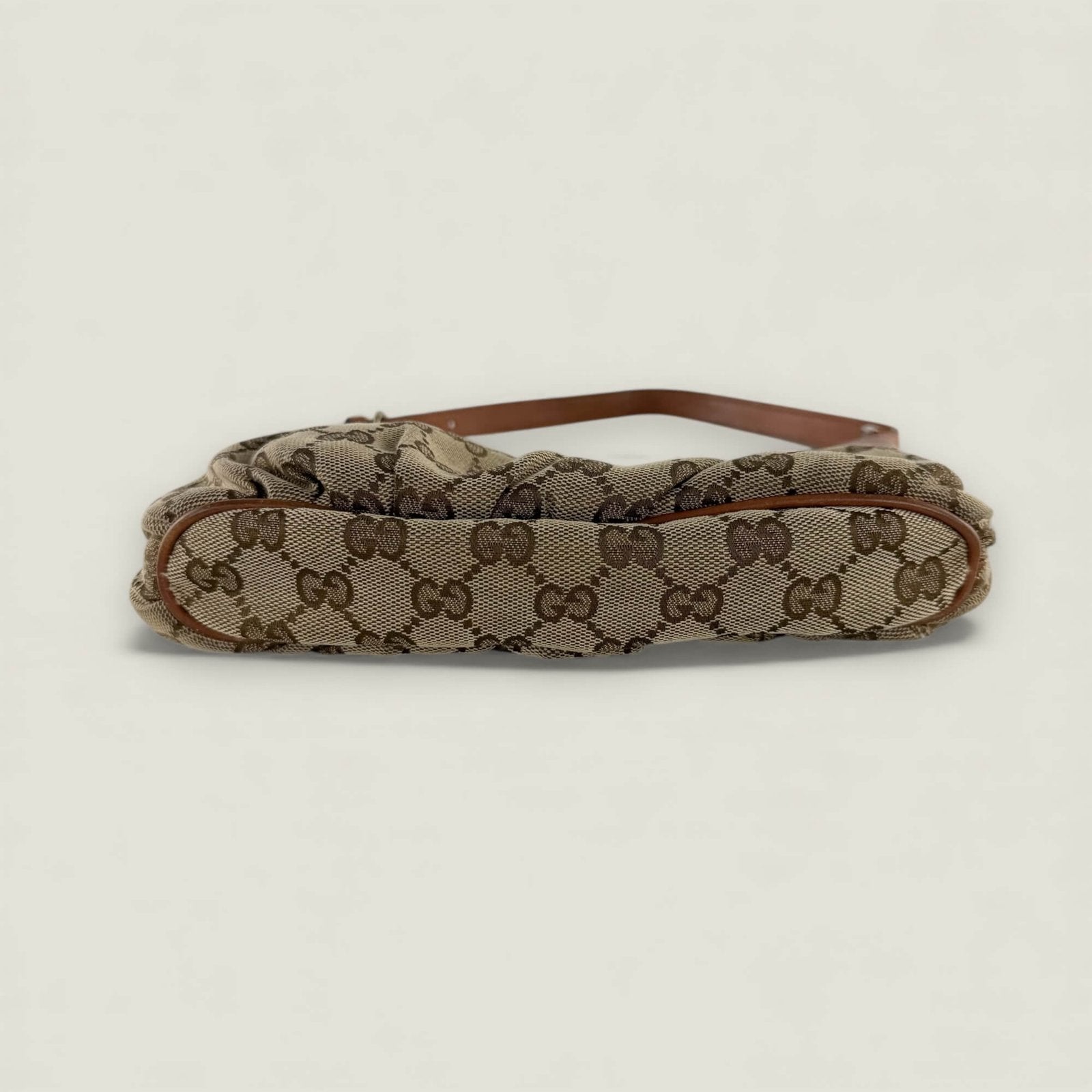 Onderkant originele Gucci tas pre-owned