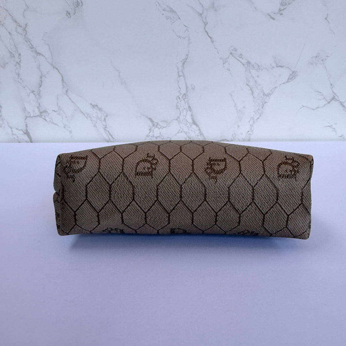 Onderkant Dior honeycomb coated canvas