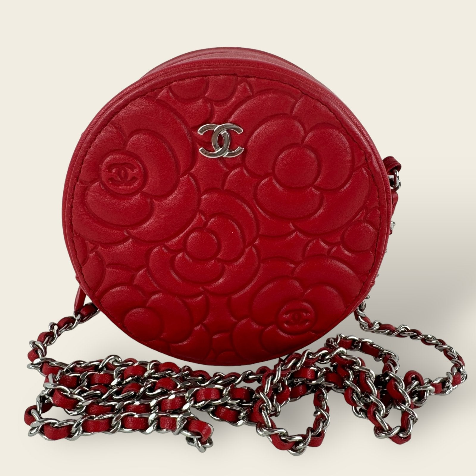 Pre-owned Chanel camelia ronde crossbody rood