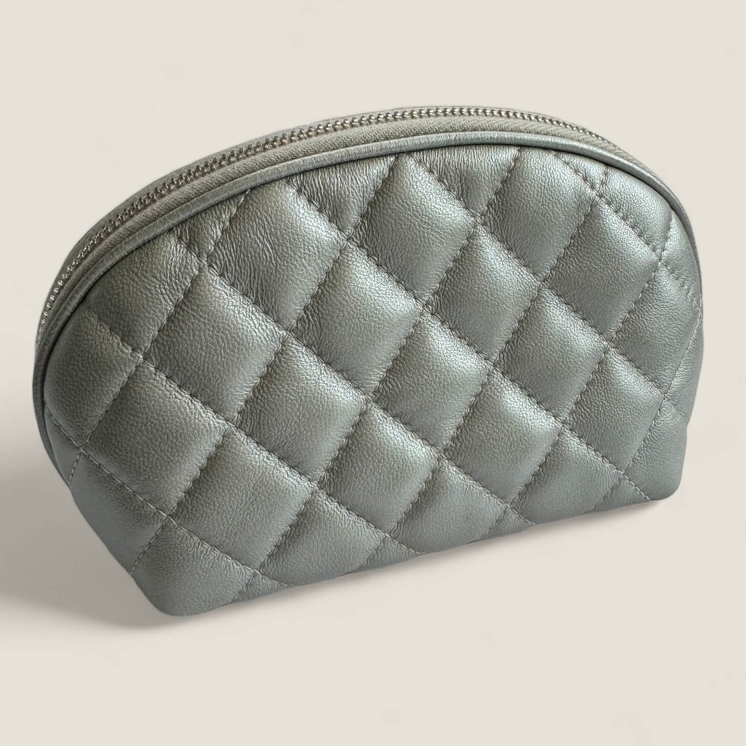 Pre-owned Chanel Cosmetics Pouch Reissue