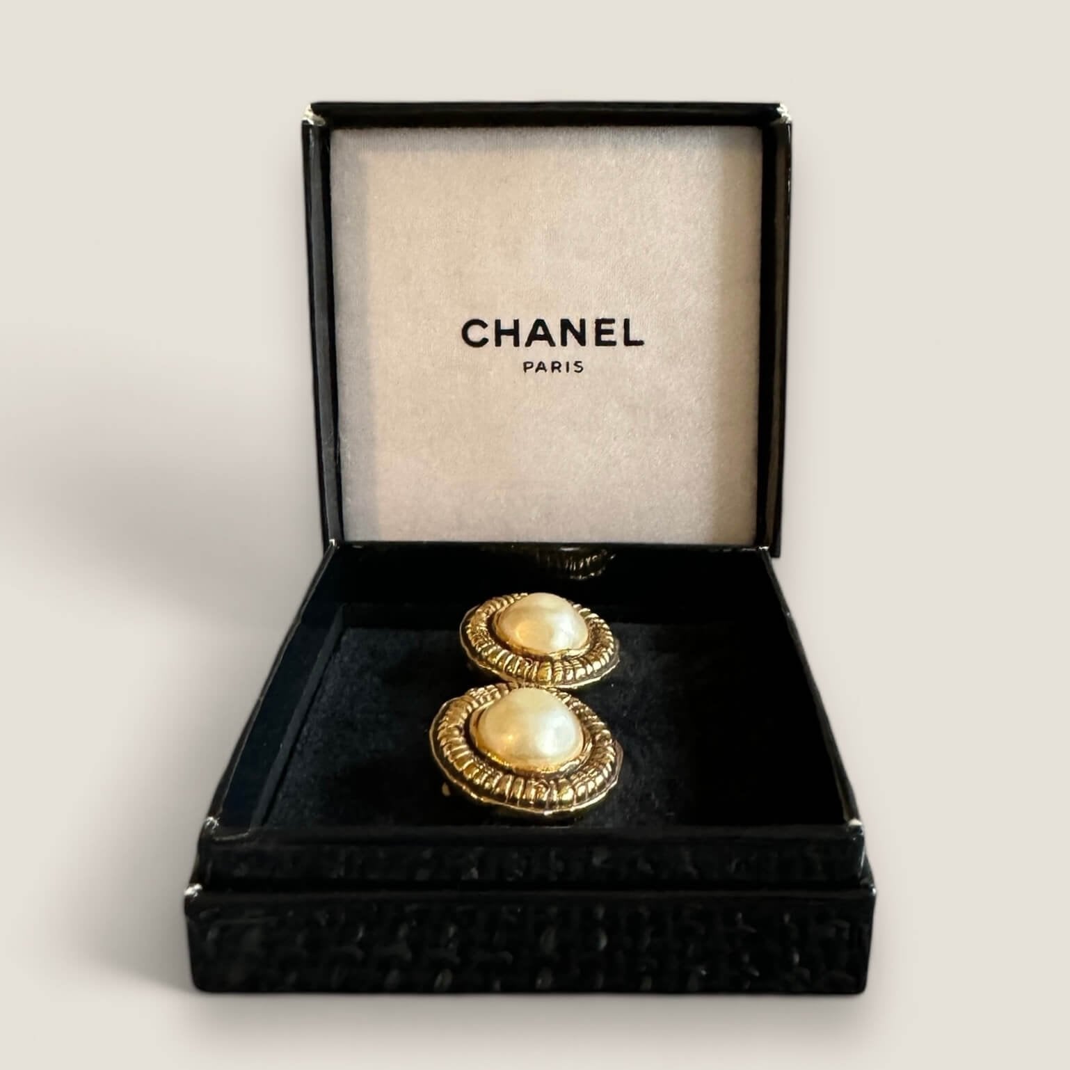 Pre-owned Chanel earrings 24k gold-plated vintage with original box