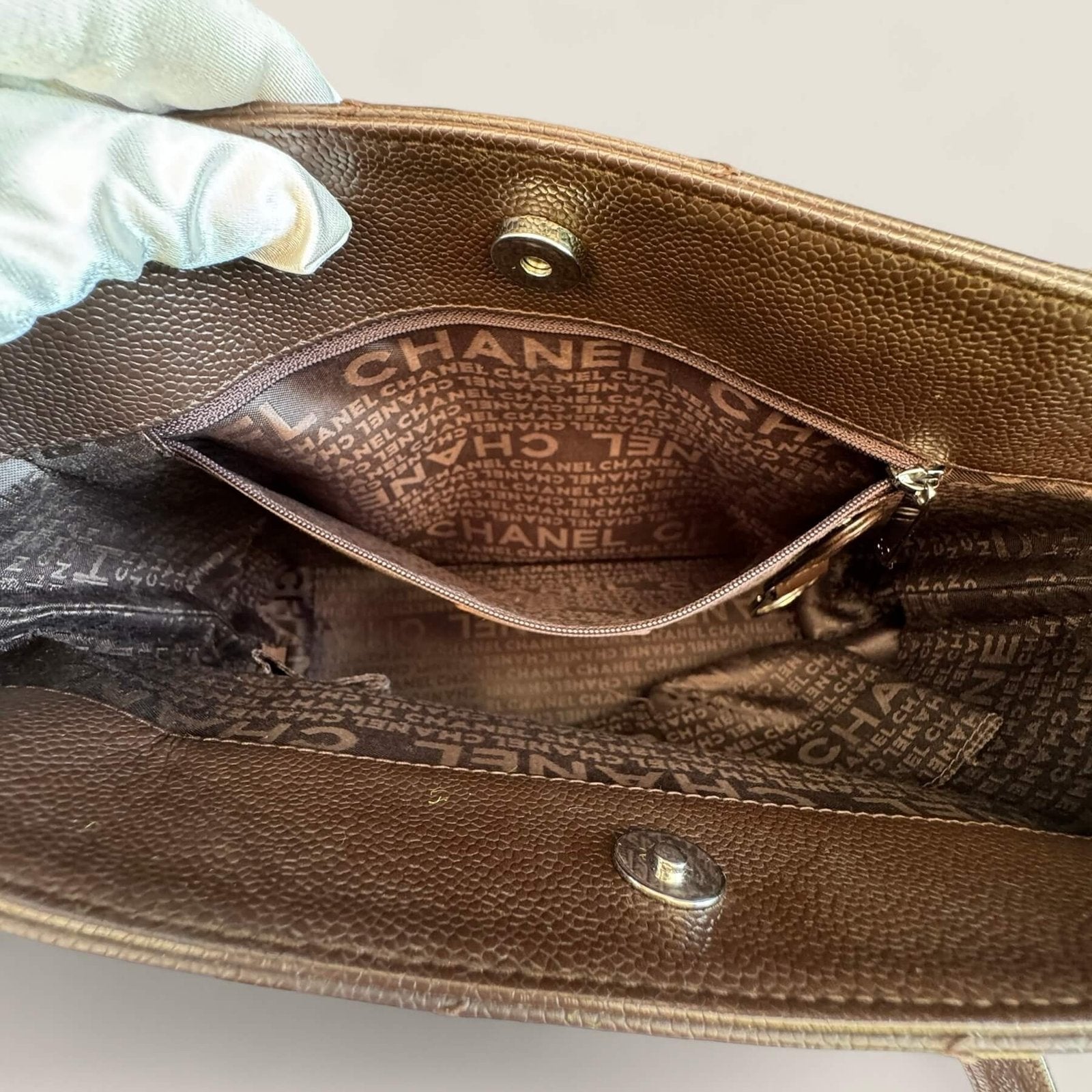 Pre-owned Chanel purse brown caviar leather tote with silver hardware