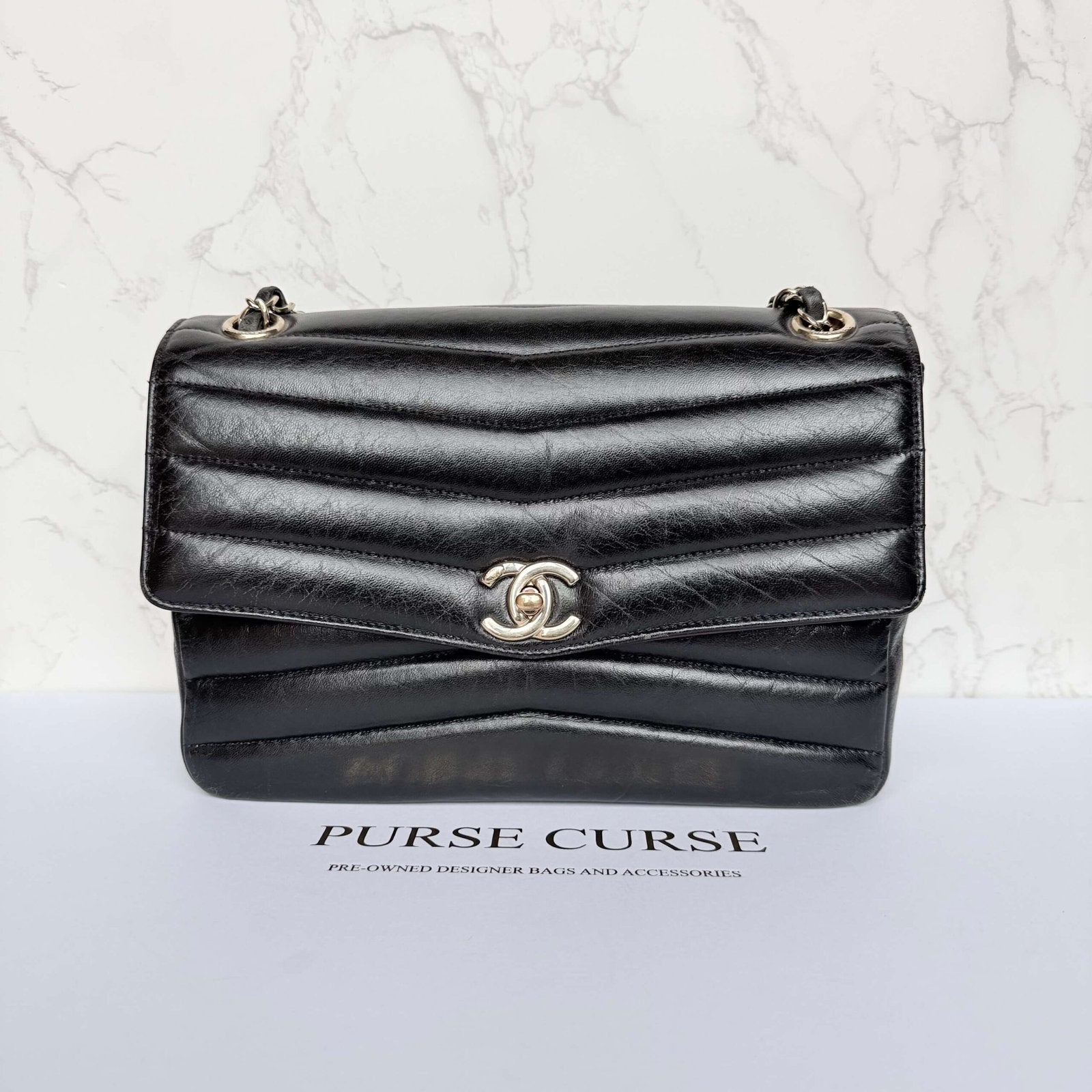 Pre-owned Chanel reversed chevron bag