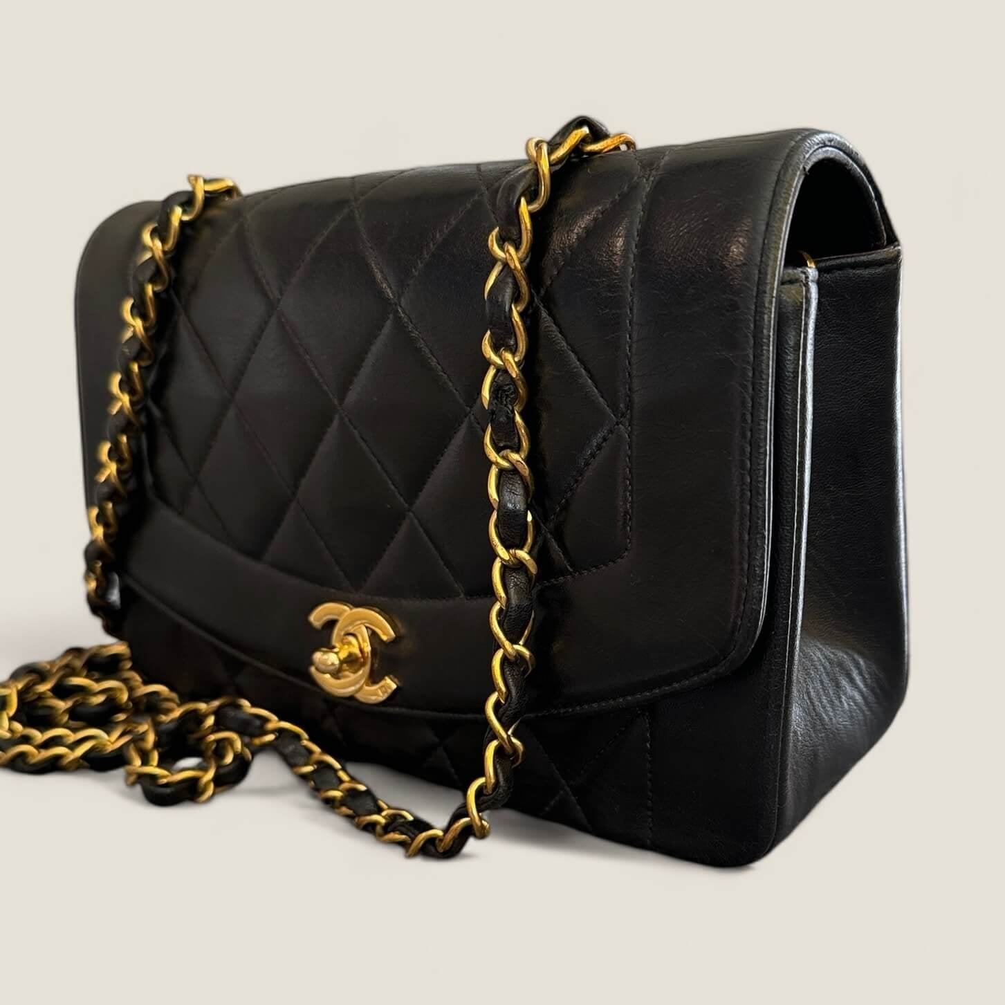 small Chanel Diana handbag vintage 1994-1996