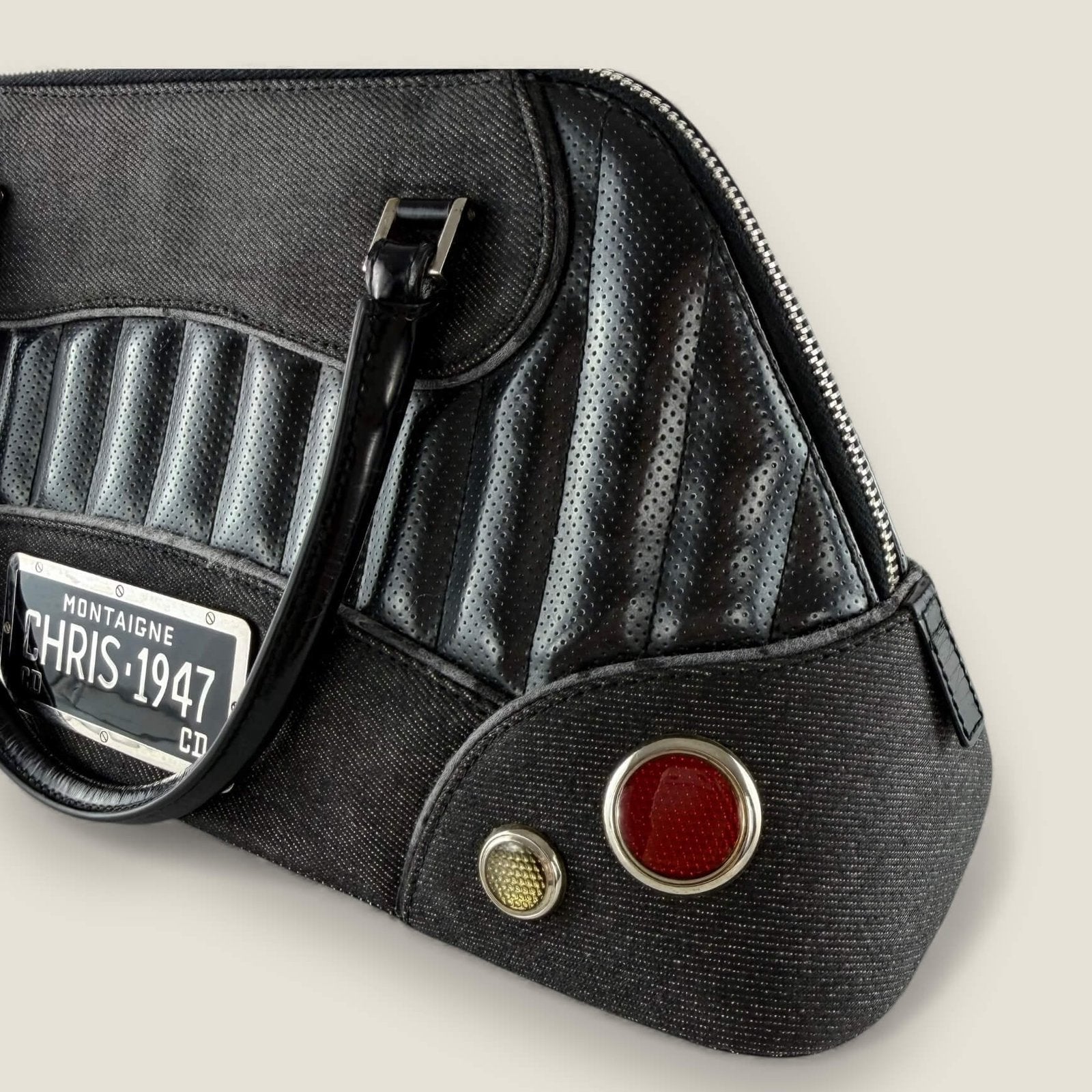 Pre-owned Dior bag with soft leather handles, handle height 12 cm, in good vintage condition.