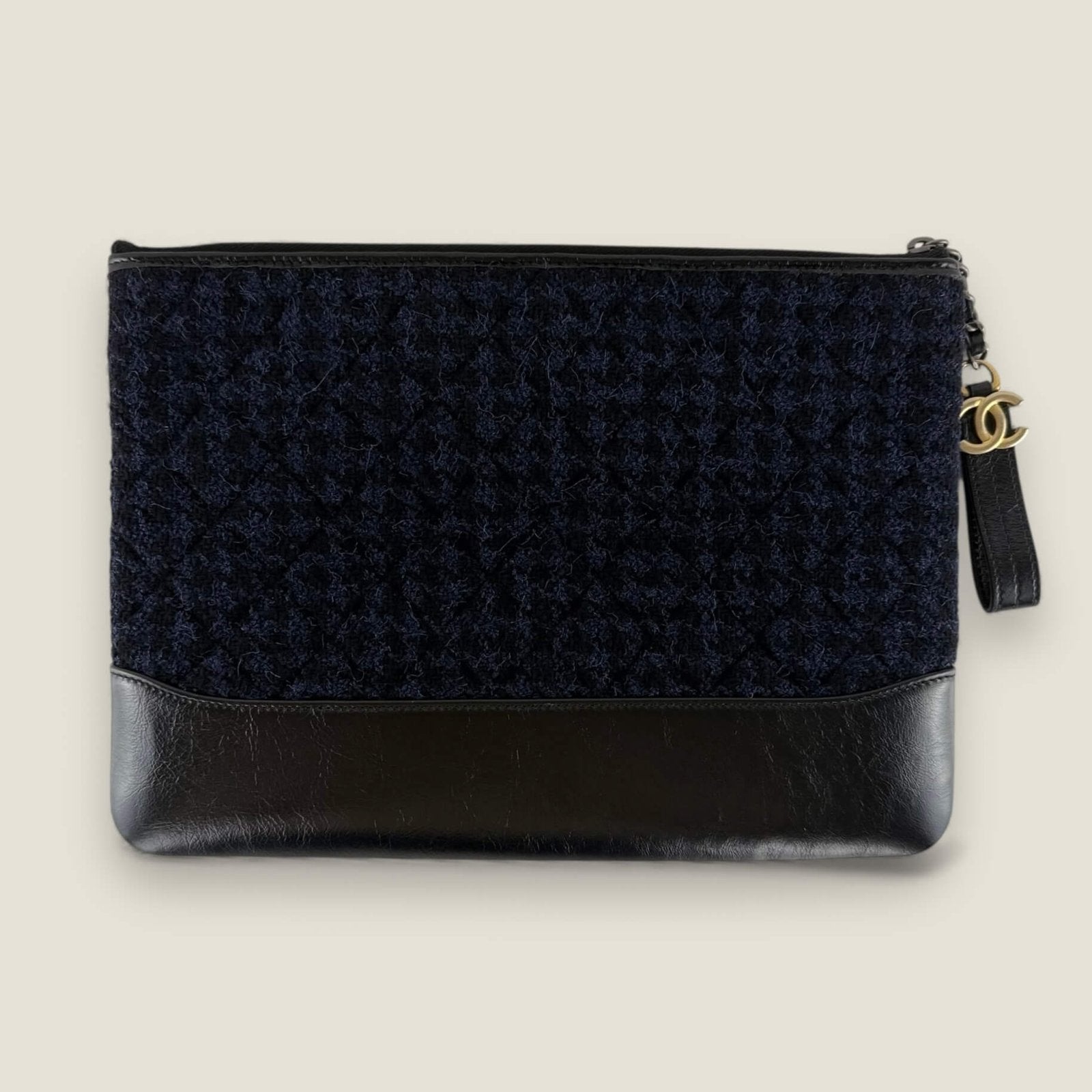Preloved Chanel clutch tweed Achterkant