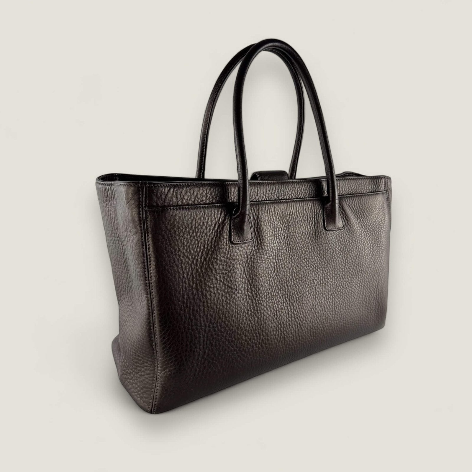 Preloved Chanel executive tote