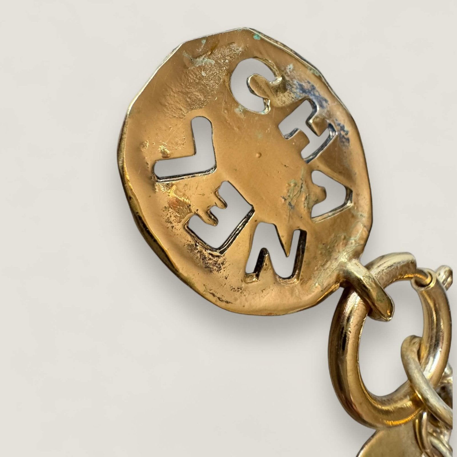 Chanel vintage ketting cutout pendant
